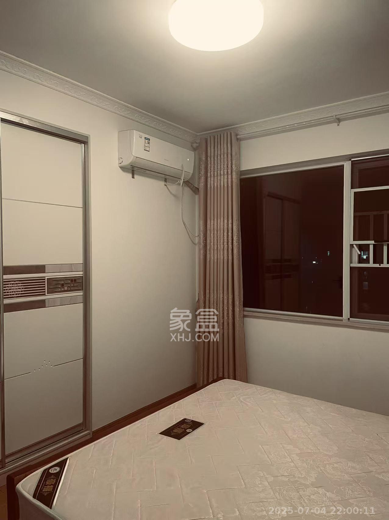 洋湖明园一期  3室2厅2卫   2500.00元/月室内图