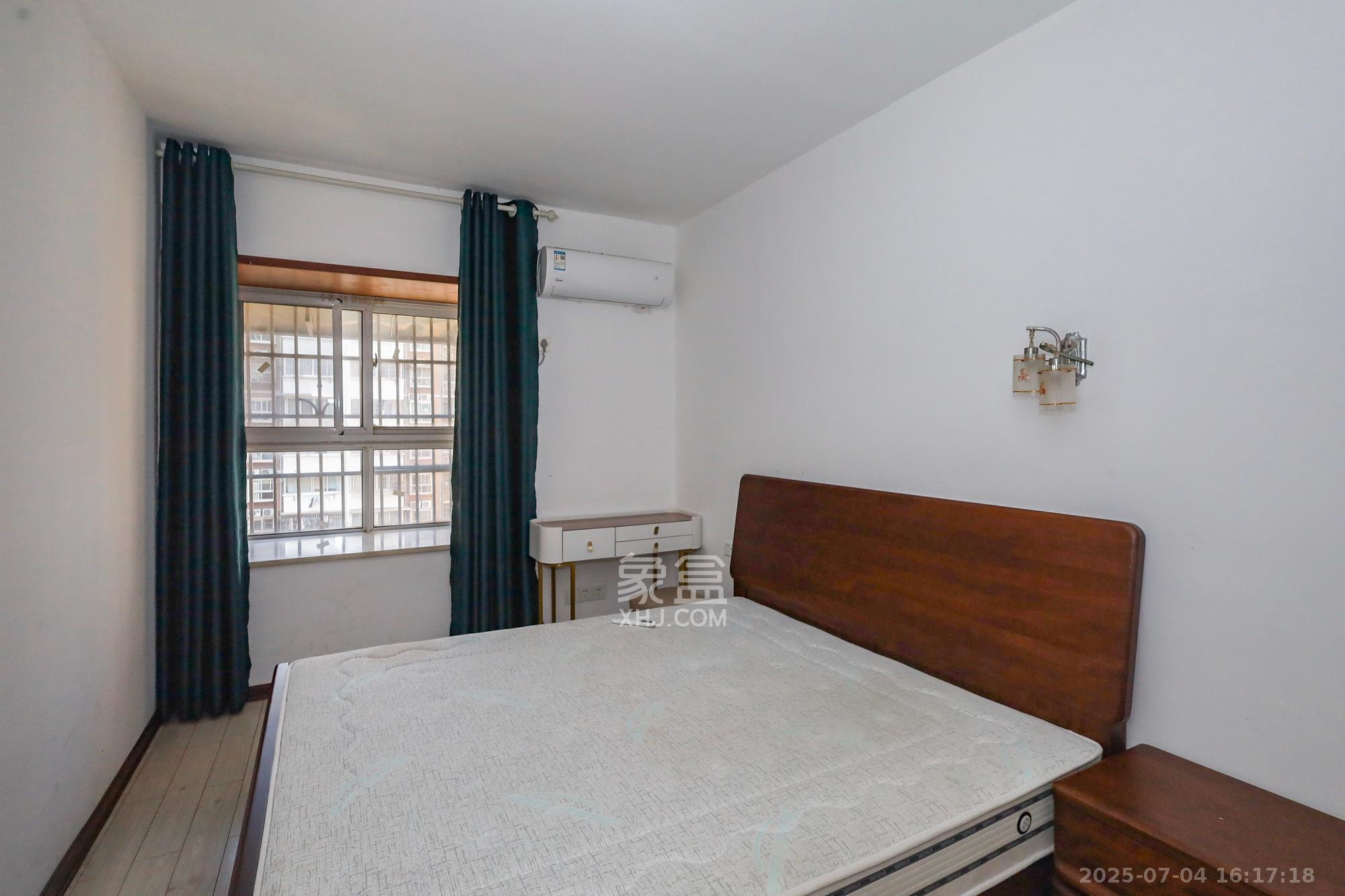 德润园 3室2厅1卫 60.00万 德润园 3室2厅1卫 60.00万卧室