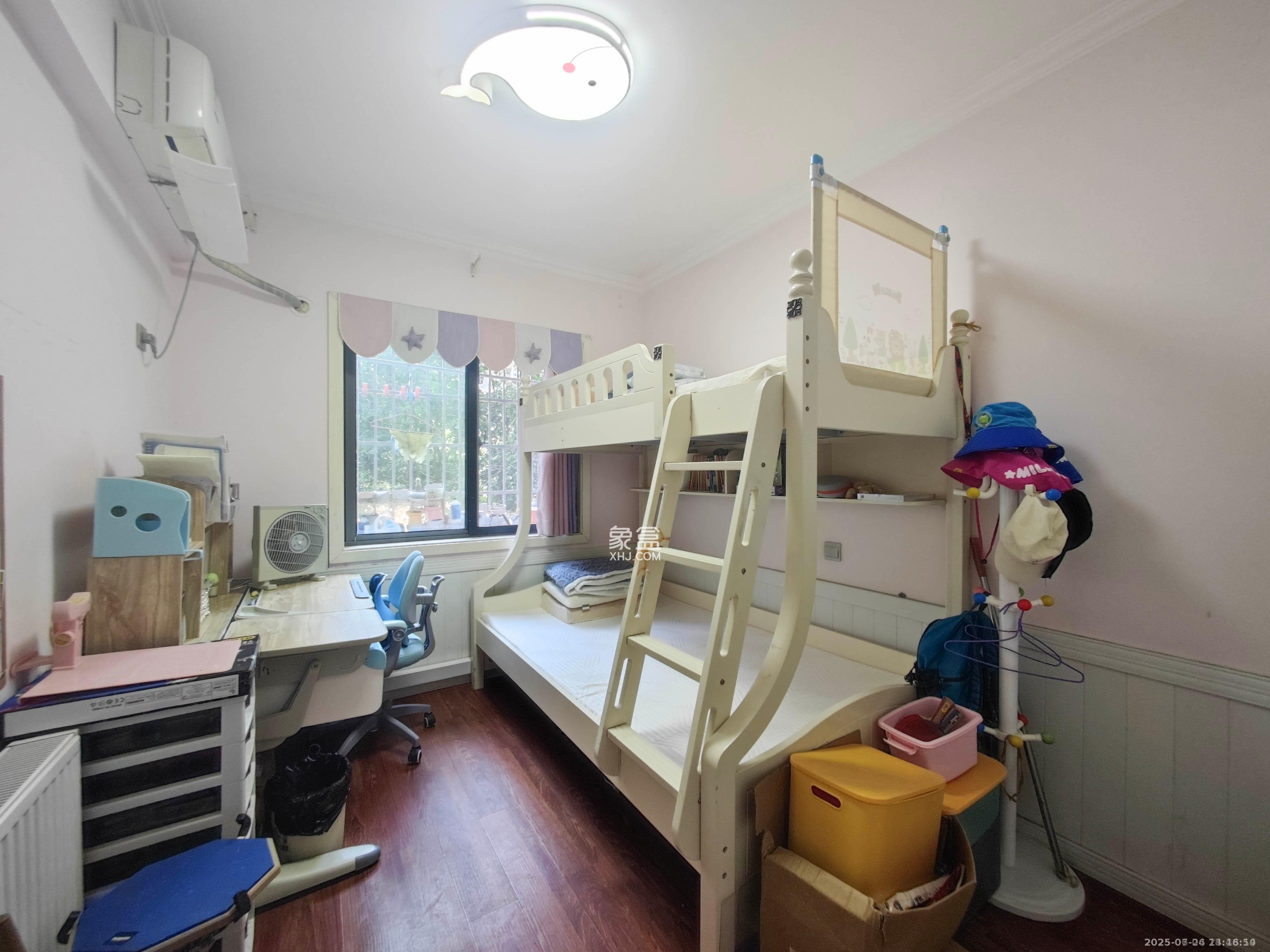 鑫天御景湾 4室2厅2卫 2700.0元/月 鑫天御景湾 4室2厅2卫 2700.0元/月室内图