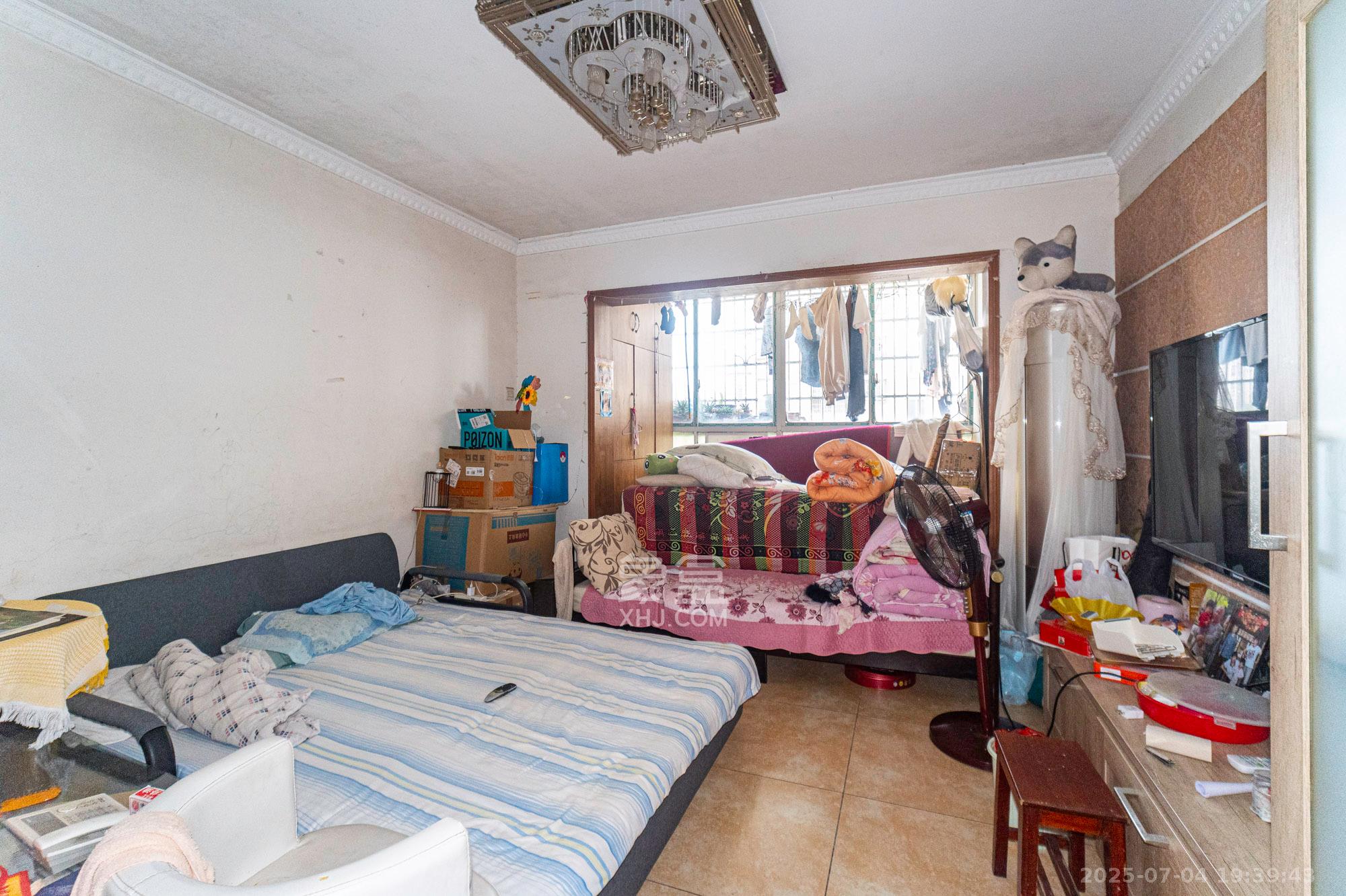 东业苹果社区 3室2厅1卫 45.0万 东业苹果社区 3室2厅1卫 45.0万客厅