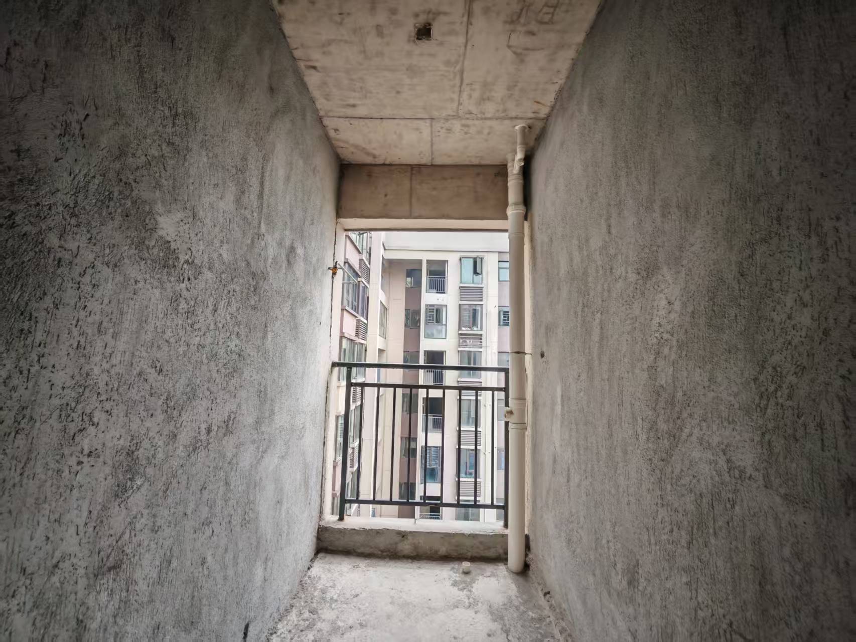 嘉熙紫台 4室2厅2卫 69.8万 嘉熙紫台 4室2厅2卫 69.8万客厅