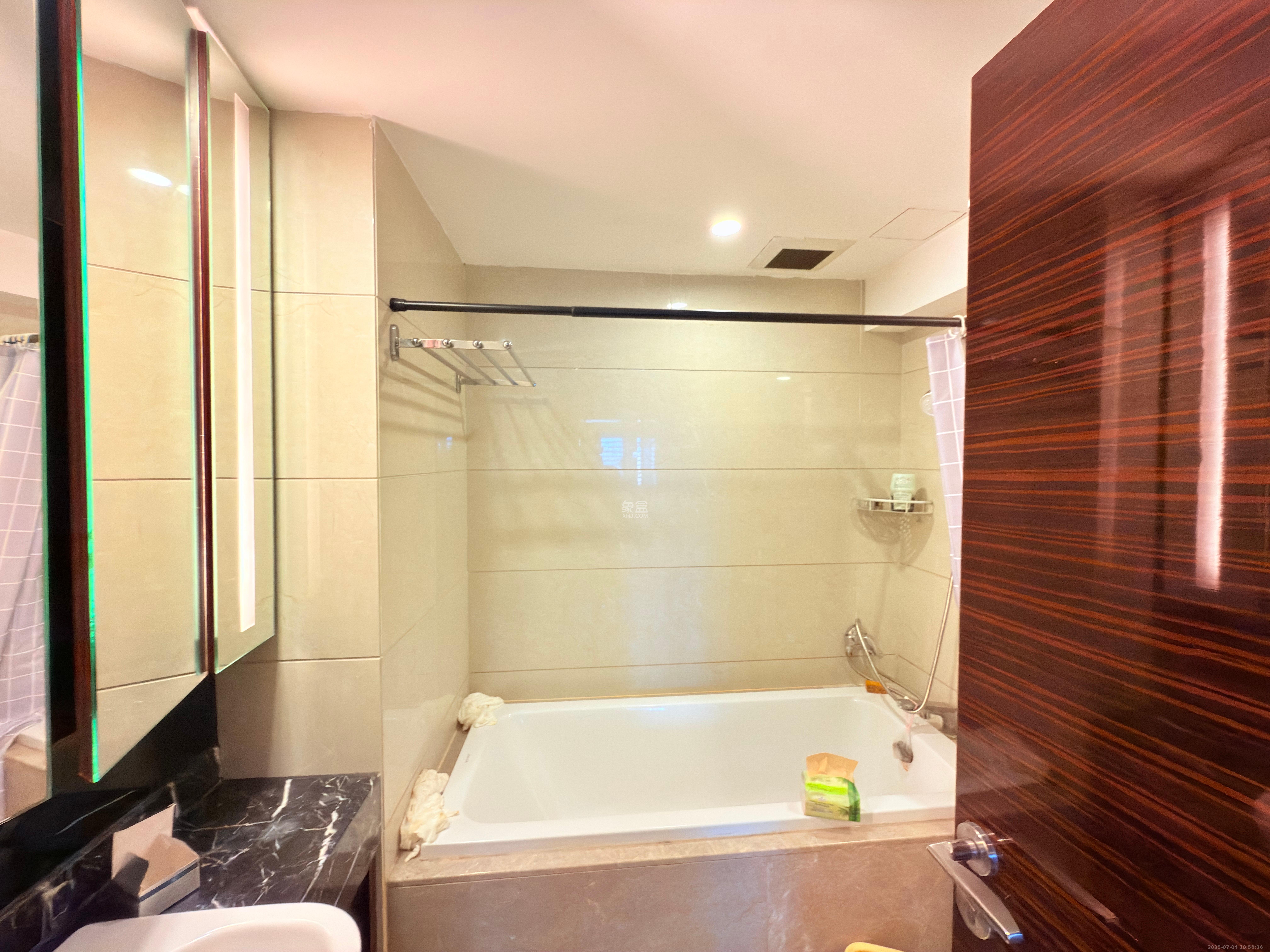 保利国际广场  1室2厅1卫    5000.0元/月室内图