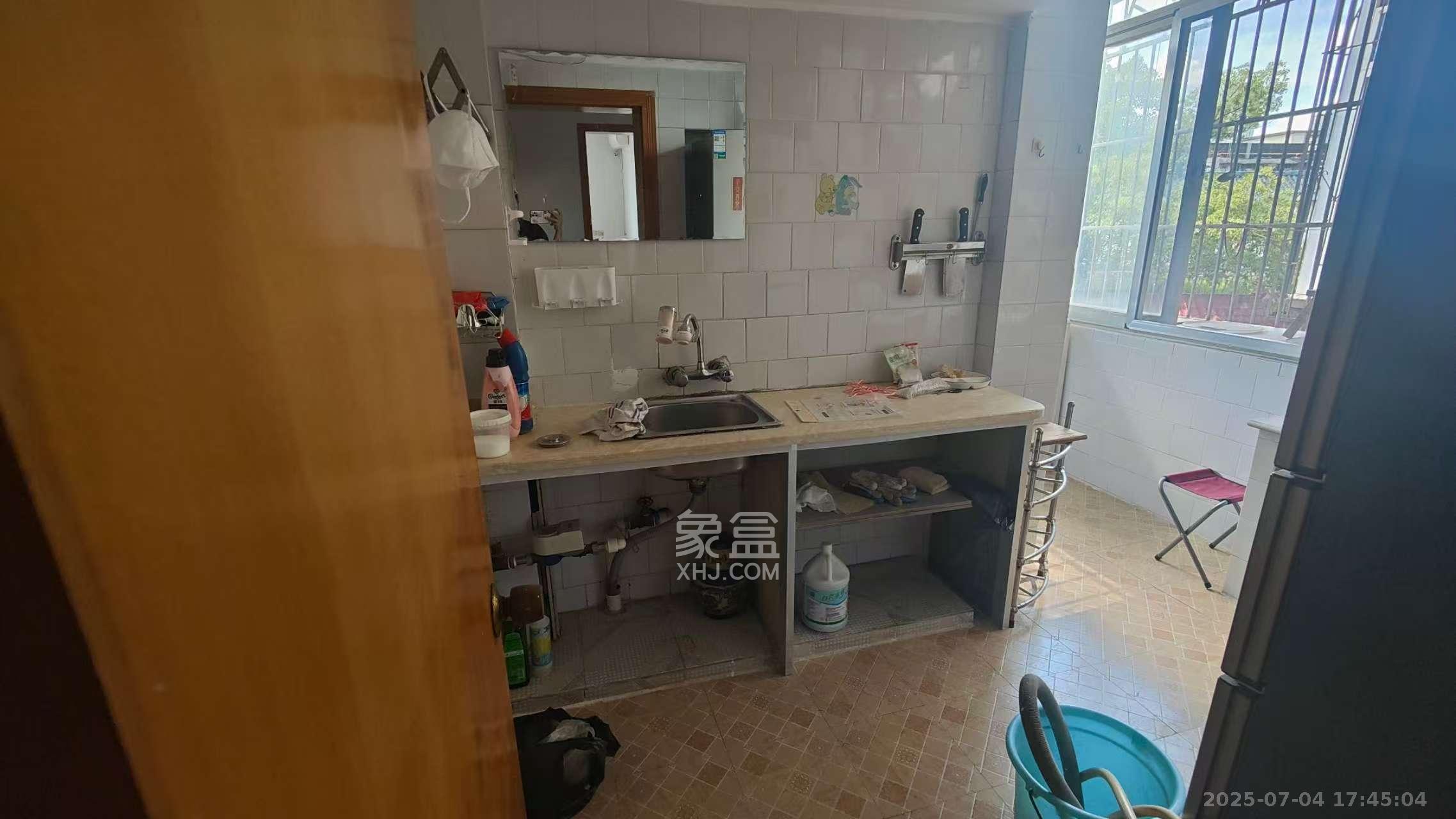 四端里散盘 2室1厅1卫 1800.0元/月 四端里散盘 2室1厅1卫 1800.0元/月室内图