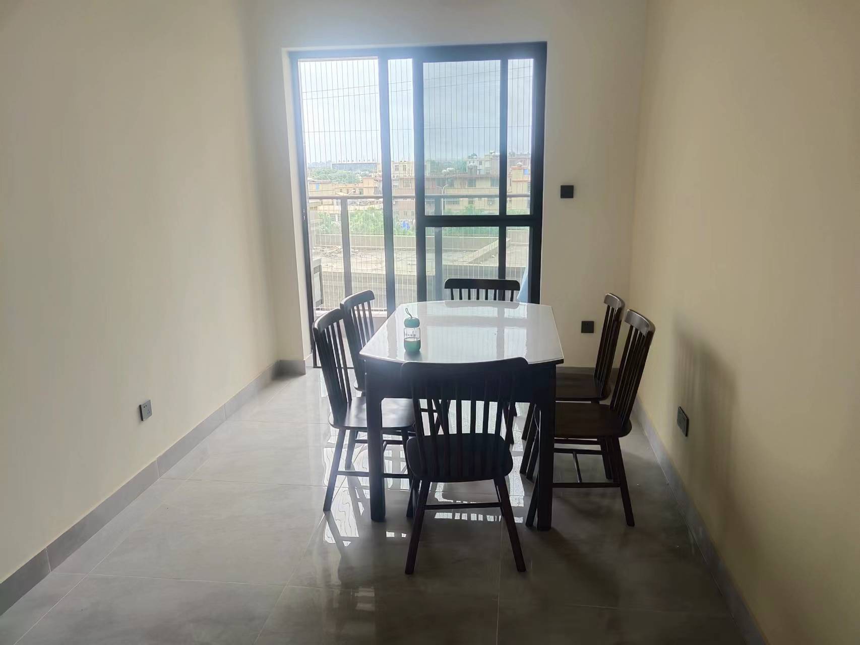 恩祥新城 3室1厅1卫 3600.0元/月 恩祥新城 3室1厅1卫 3600.0元/月室内图