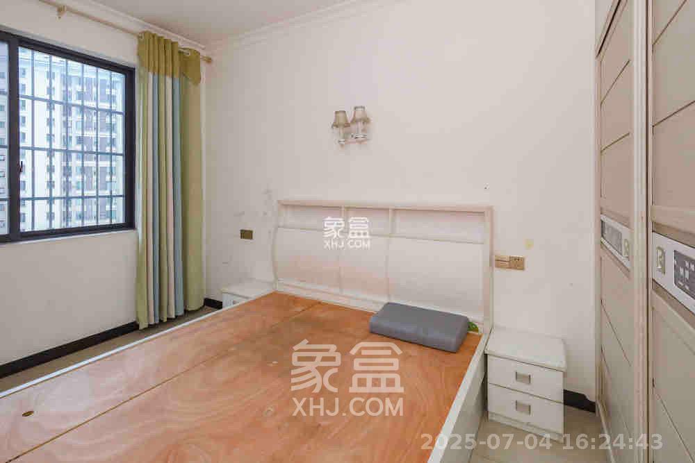 滨江海棠湾  3室2厅1卫   2400.00元/月室内图