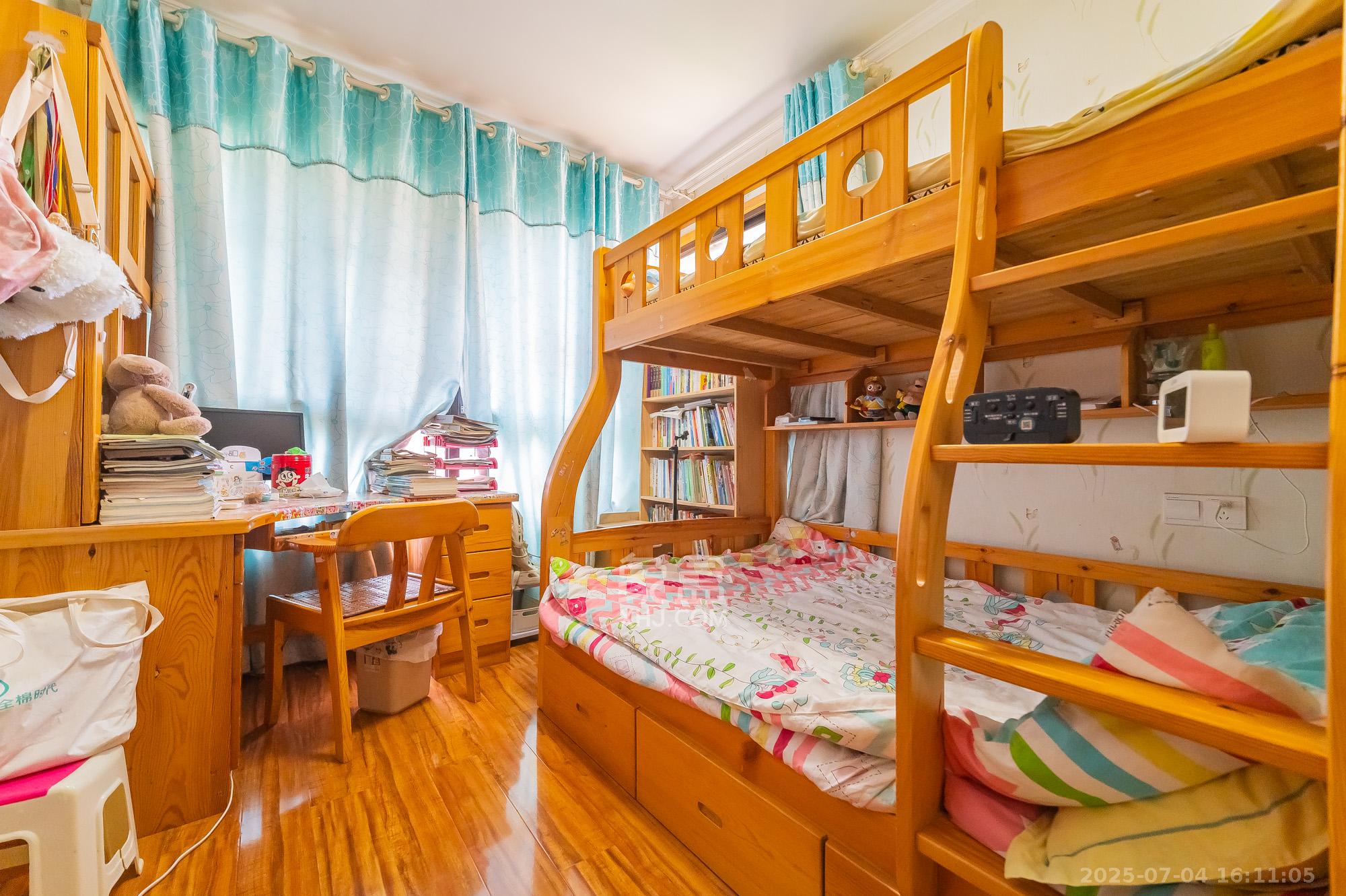 华润凤凰城三期  3室2厅1卫    78.0万 华润凤凰城三期  3室2厅1卫    78.0万卧室