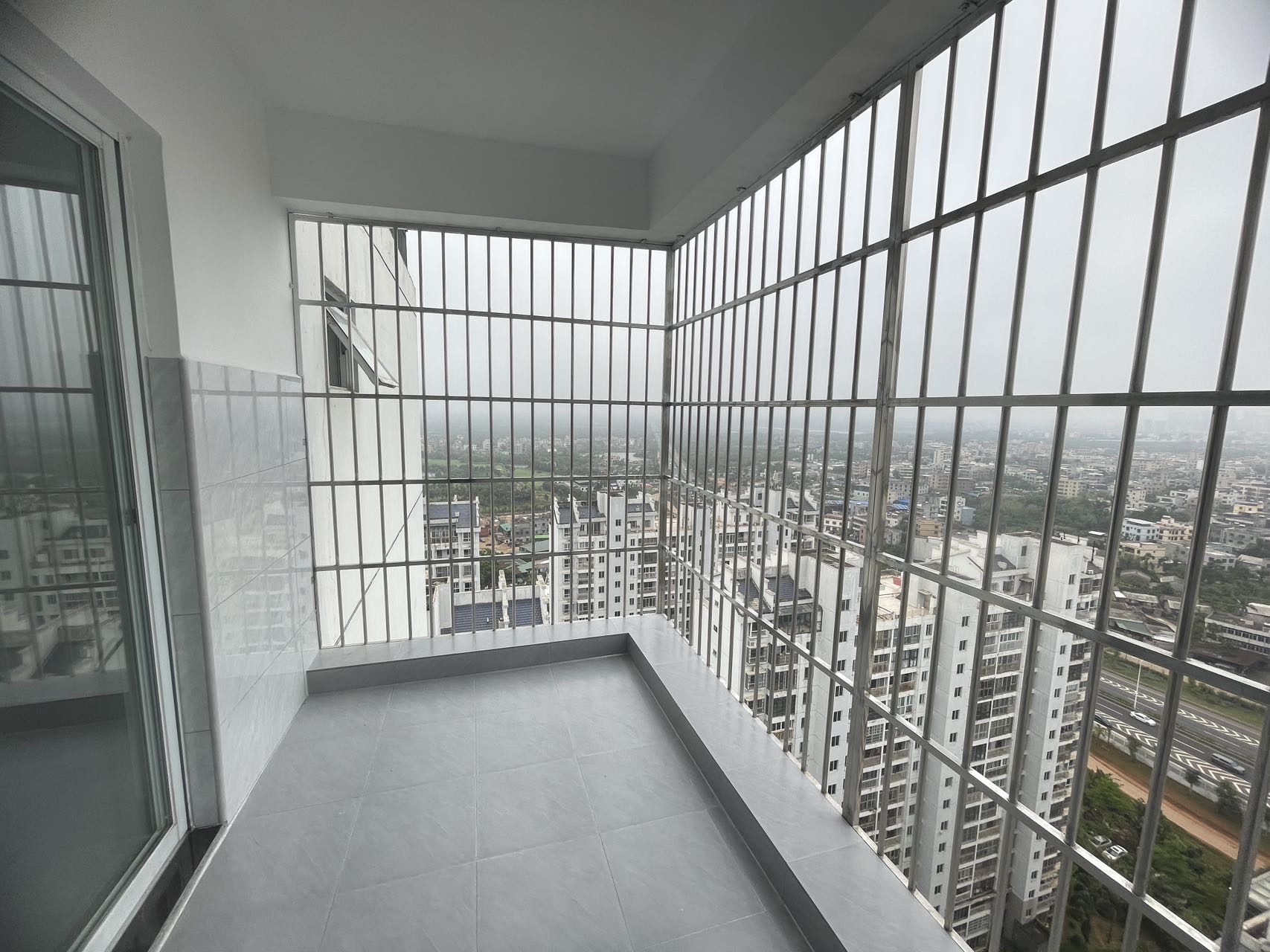 海航城  2室2厅1卫    113.0万 海航城  2室2厅1卫    113.0万客厅