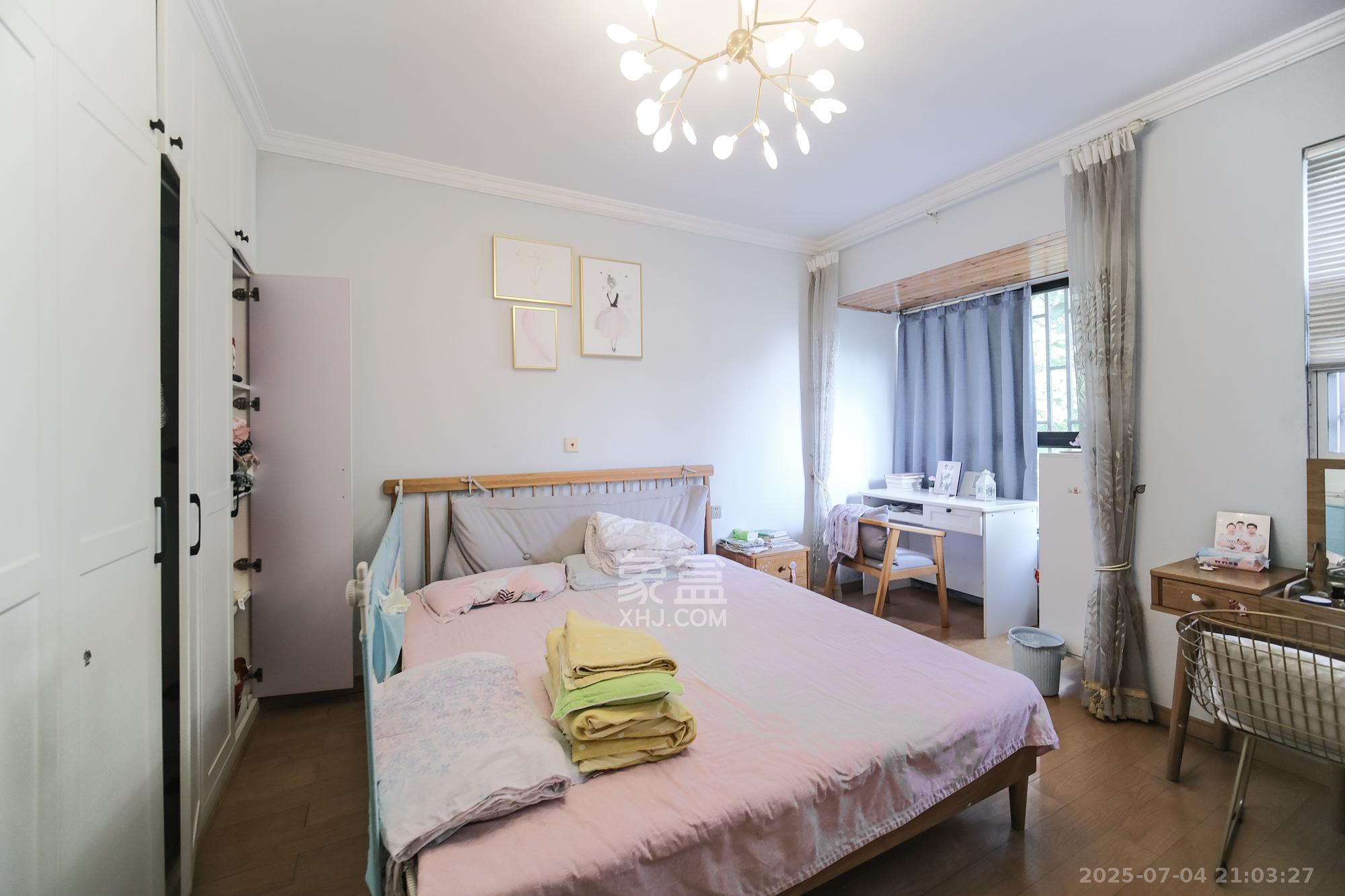 郡原居里  3室2厅1卫    88.8万 郡原居里  3室2厅1卫    88.8万卧室