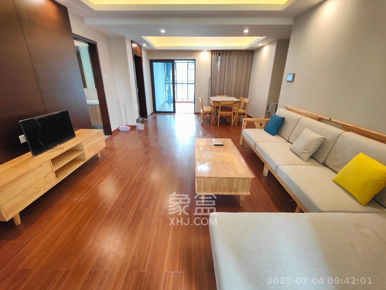 荣泰广场  4室2厅2卫   3000.00元/月室内图