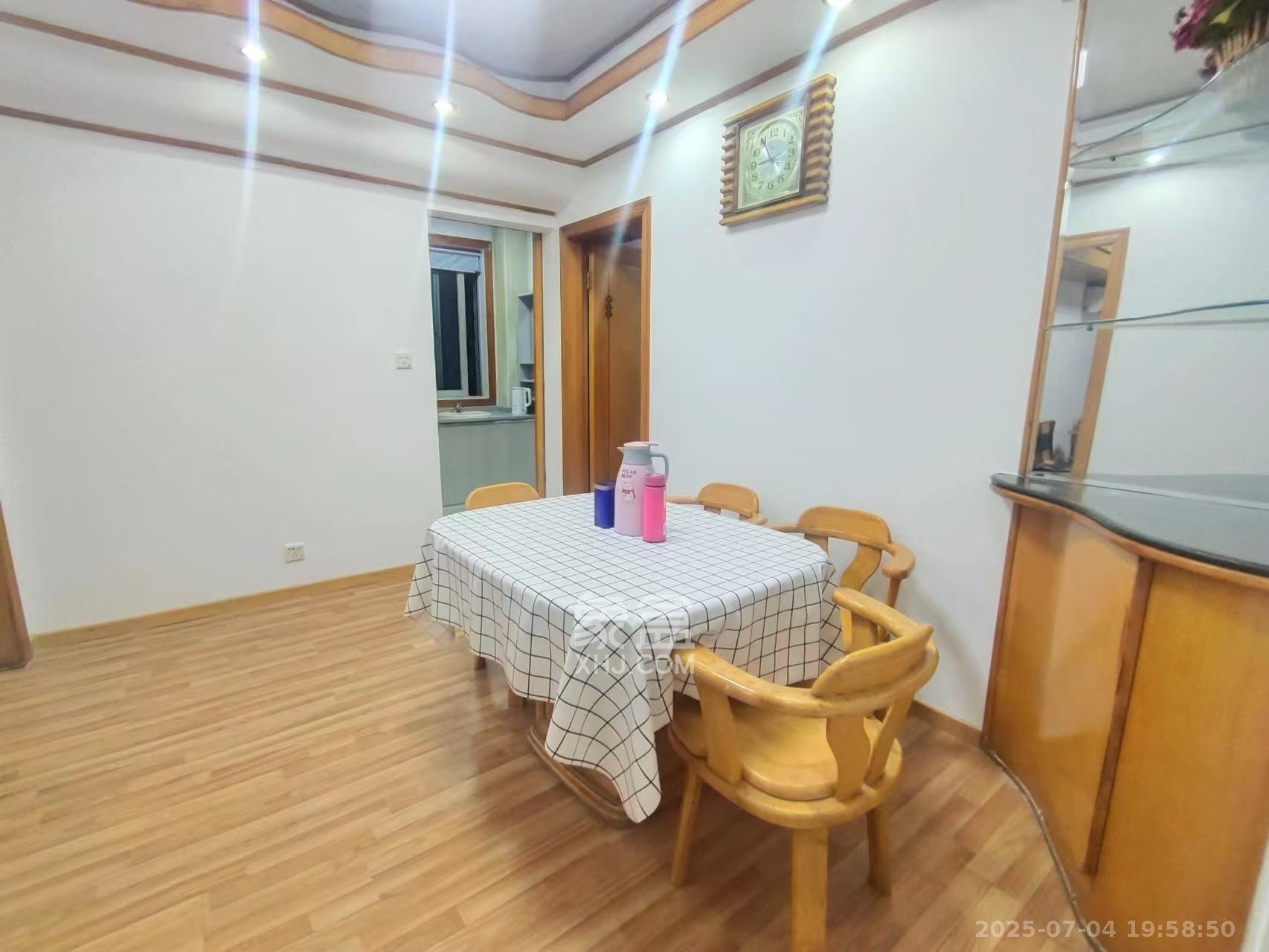 建工集团单位房  3室1厅1卫   3300.00元/月室内图