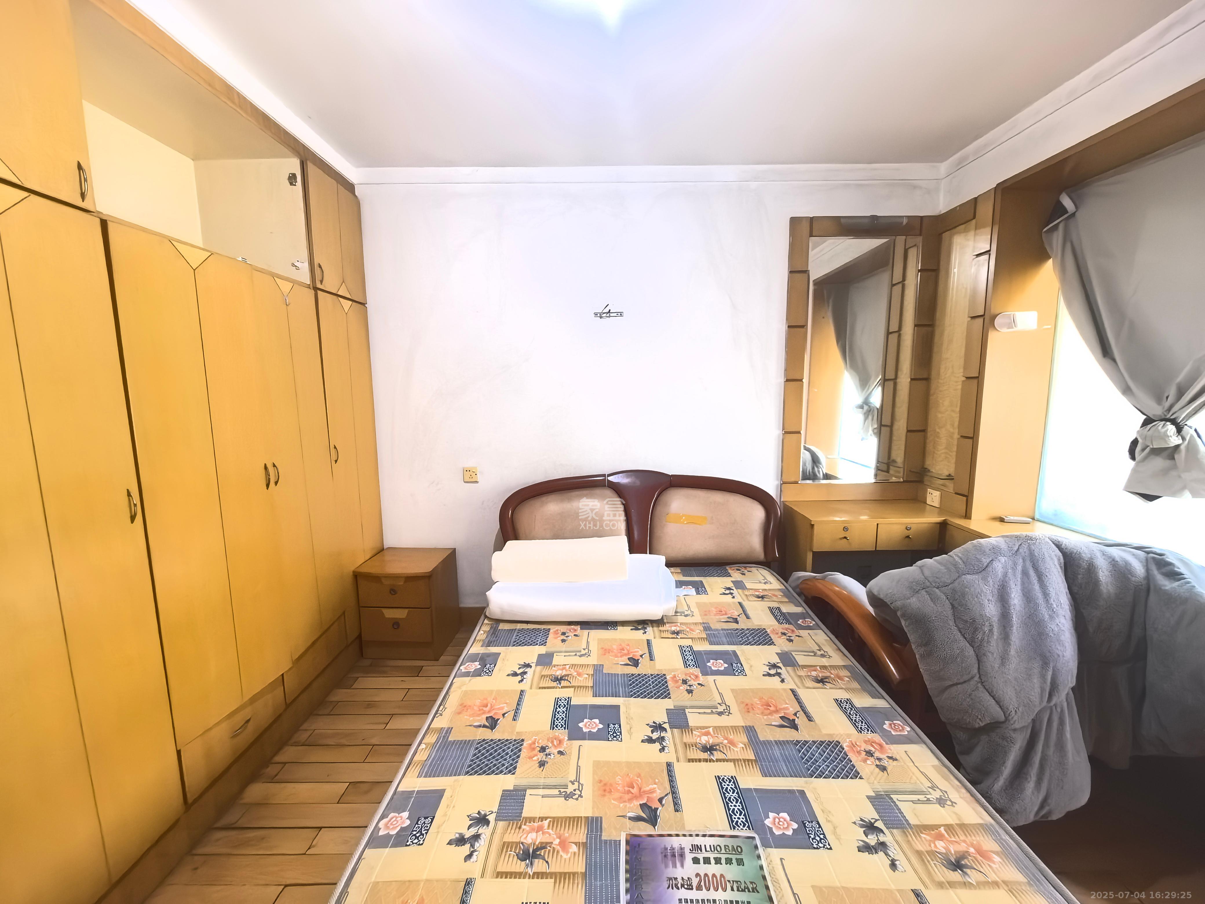 床单厂宿舍  2室1厅1卫    1200.0元/月室内图