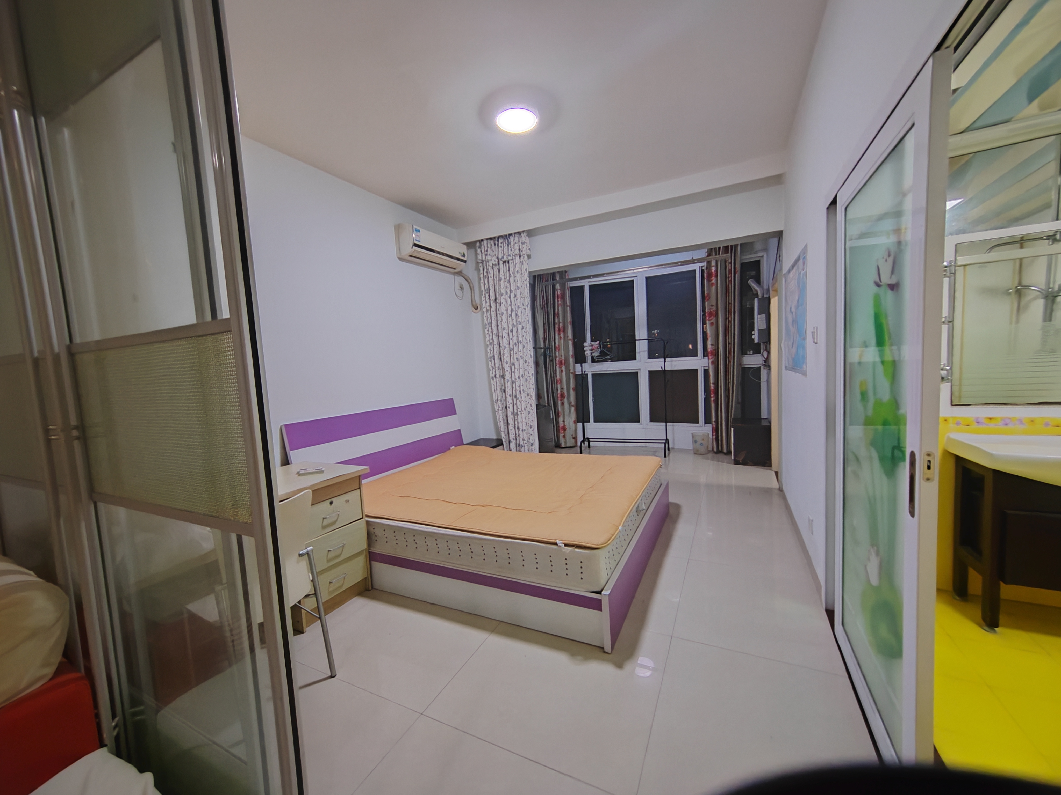 金银广场 1室1厅1卫 1600.0元/月 金银广场 1室1厅1卫 1600.0元/月室内图