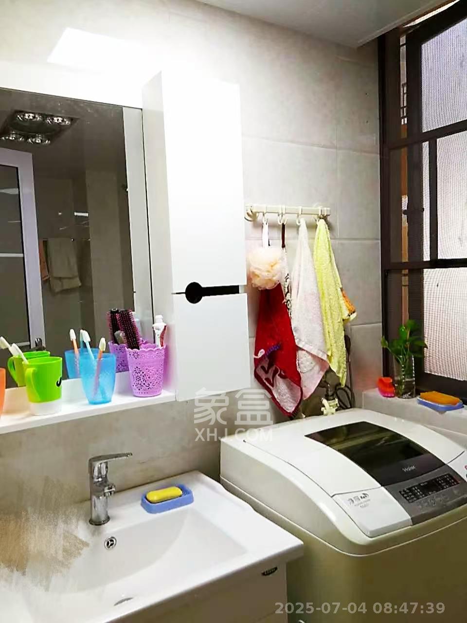 绿地之窗  2室2厅1卫   2200.00元/月室内图