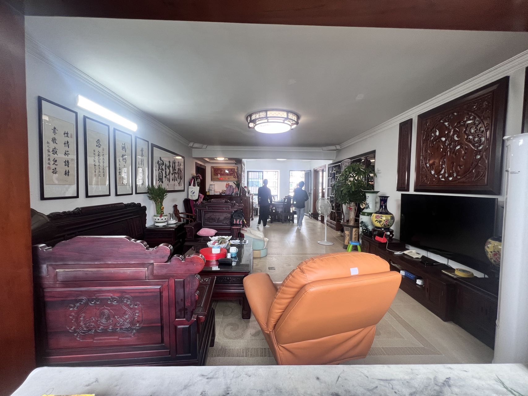 高路华小区 4室2厅2卫 238.0万 高路华小区 4室2厅2卫 238.0万客厅