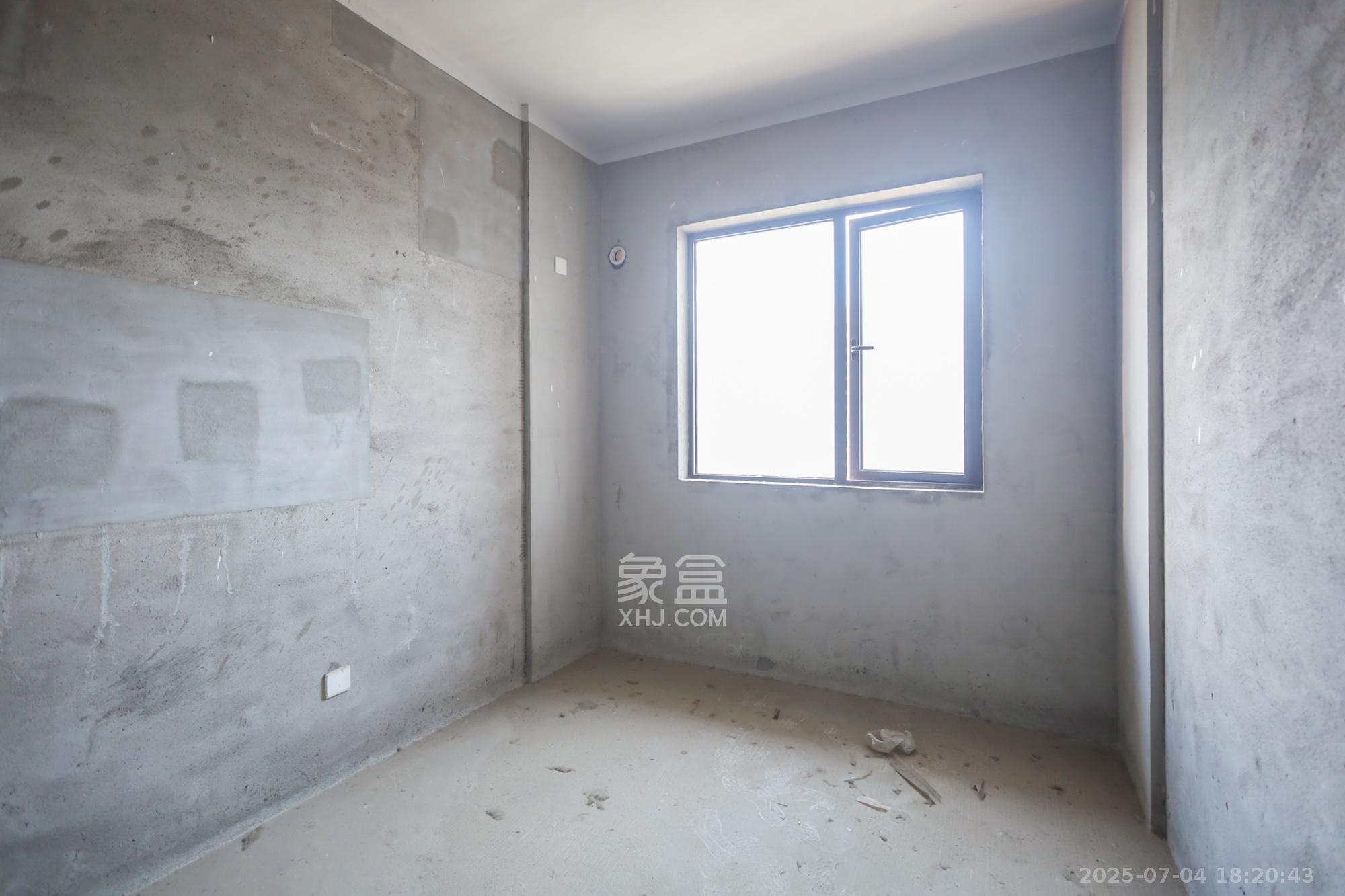 保利西海岸B区  4室2厅2卫    218.0万卧室