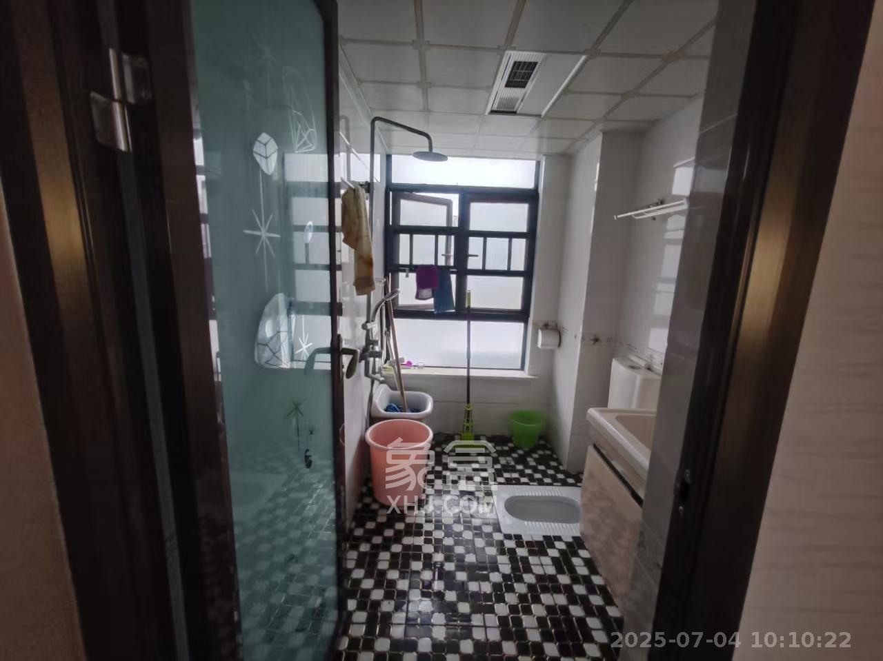 骏景豪庭  4室2厅2卫   1900.00元/月室内图