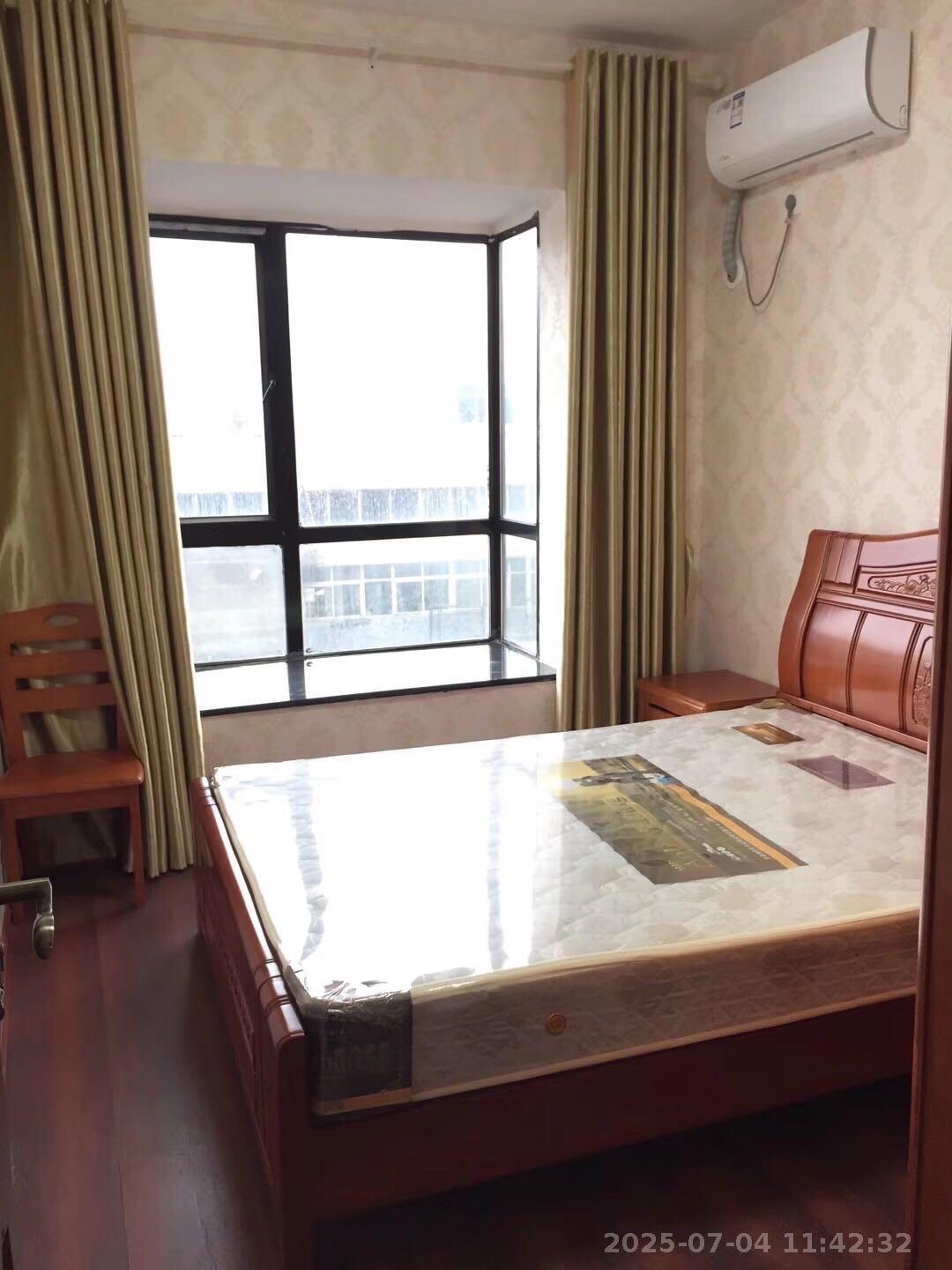 麓谷明珠  3室2厅2卫    2700.0元/月 麓谷明珠  3室2厅2卫    2700.0元/月室内图