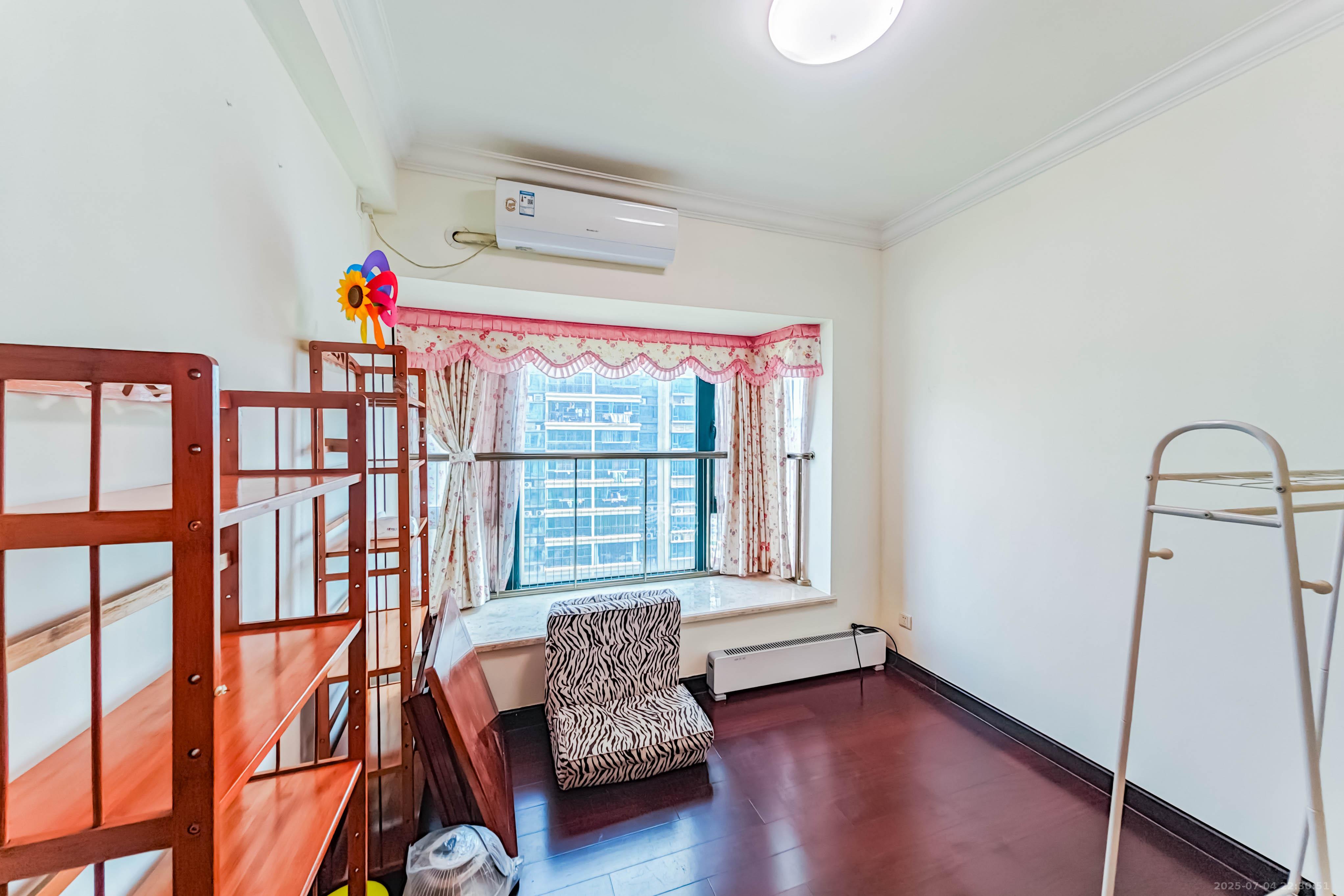 恒大绿洲 3室2厅2卫 95.0万 恒大绿洲 3室2厅2卫 95.0万卧室