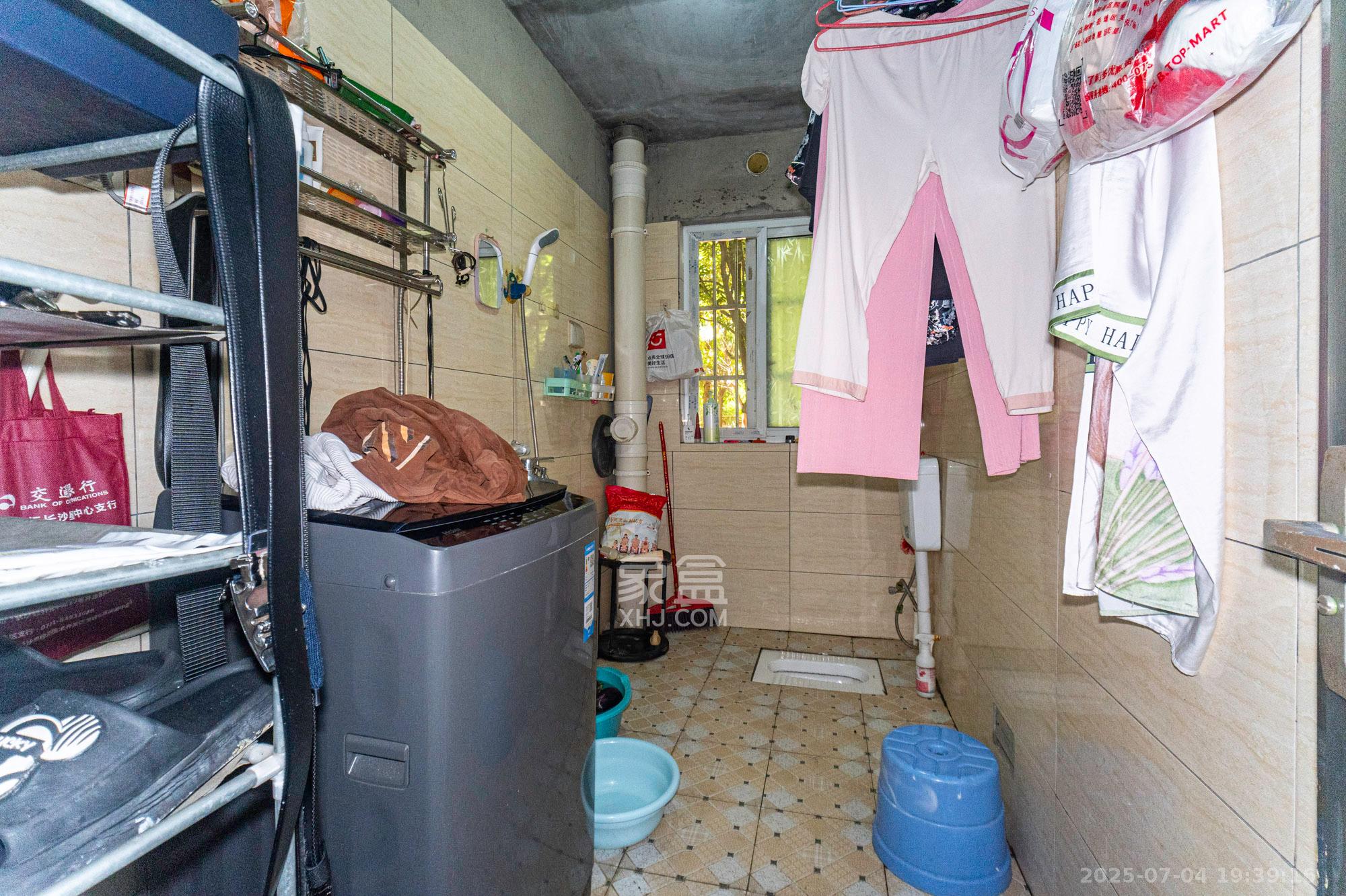 楚天世纪城东苑  4室2厅2卫    95.0万卫生间