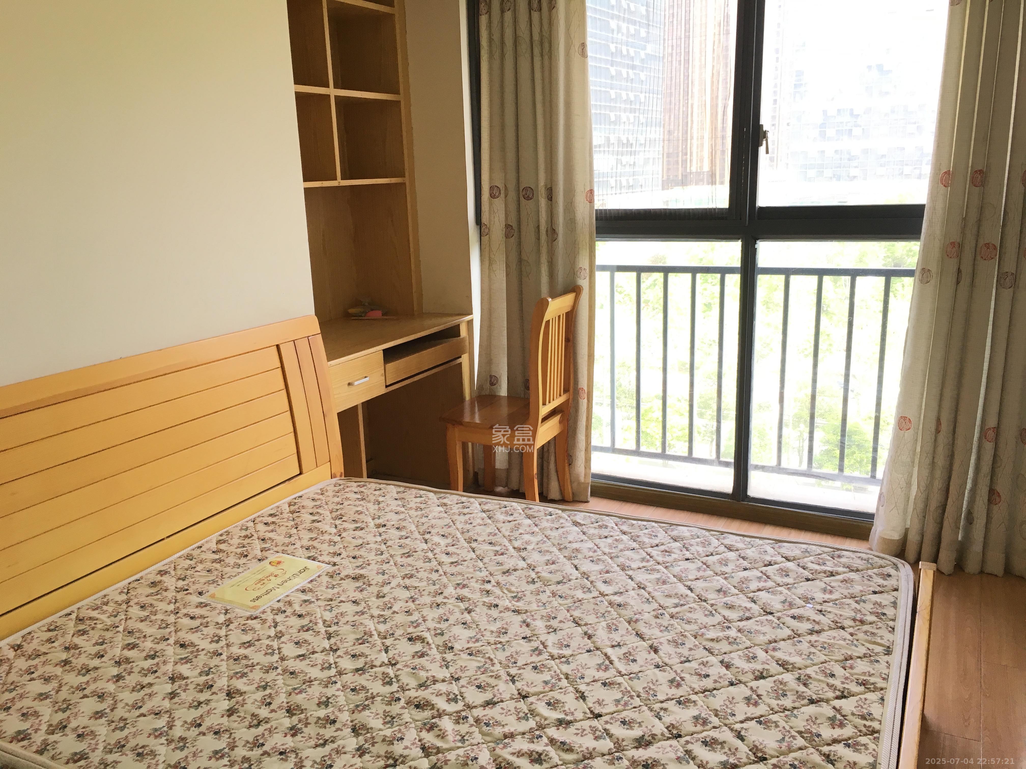 保利麓谷林语A区  2室2厅1卫   2500.00元/月室内图