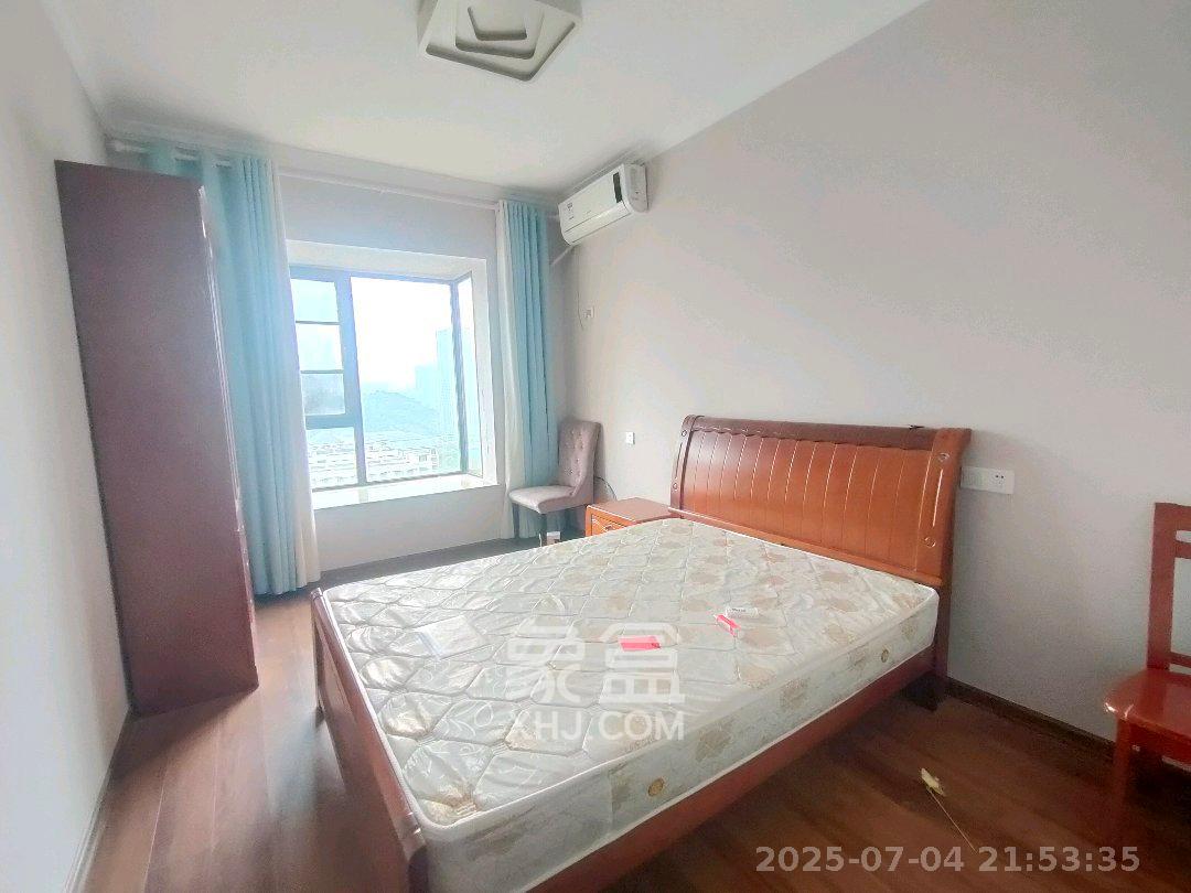 钰龙天下一期  4室2厅2卫   4500.00元/月室内图