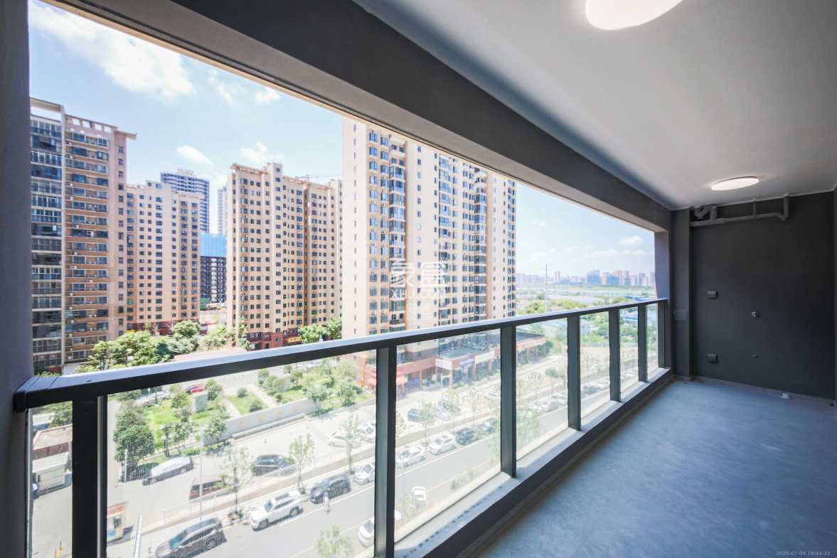 长沙润府B区 3室2厅2卫 208.0万 长沙润府B区 3室2厅2卫 208.0万阳台