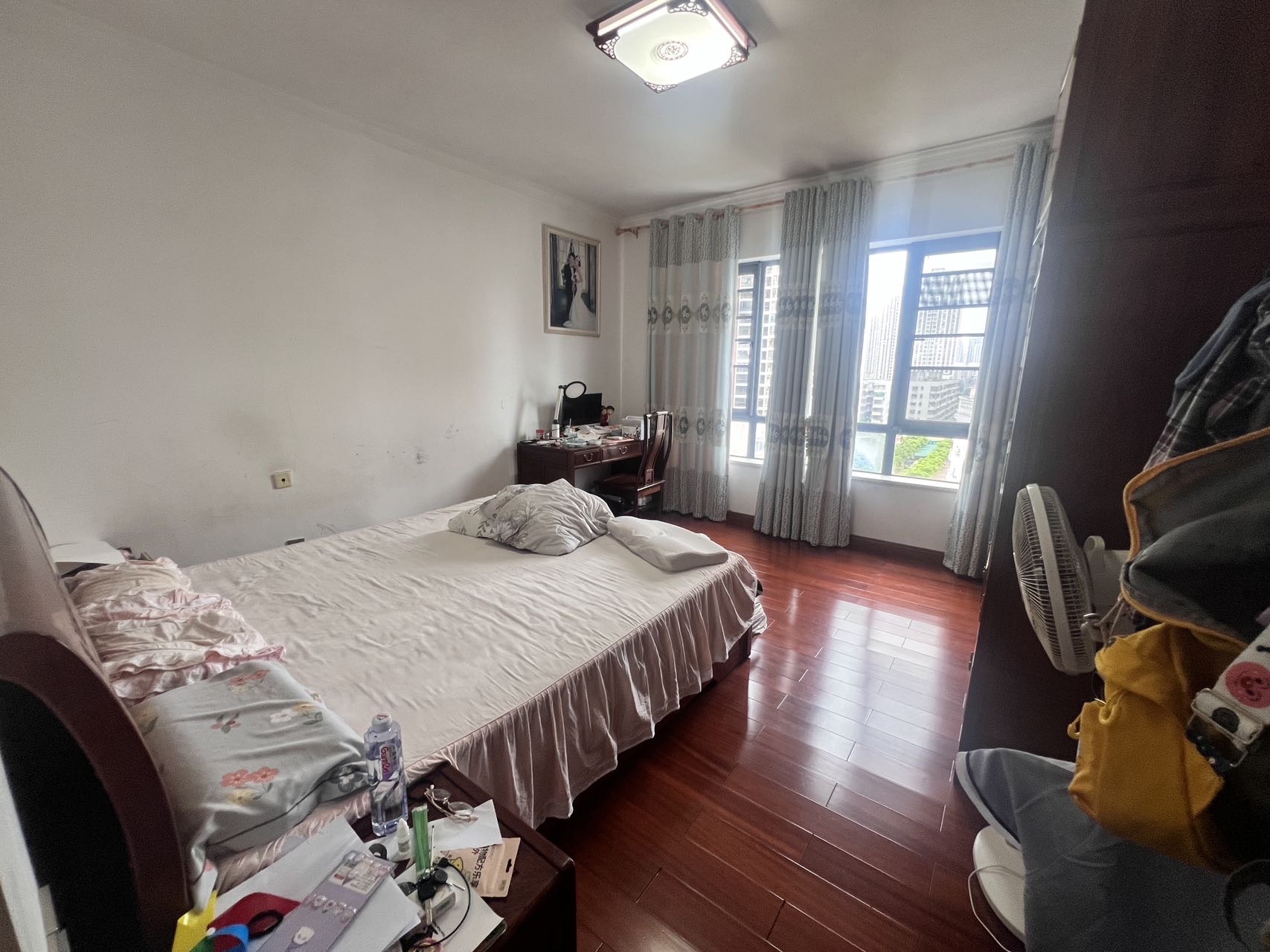 高路华小区 4室2厅2卫 238.0万 高路华小区 4室2厅2卫 238.0万客厅