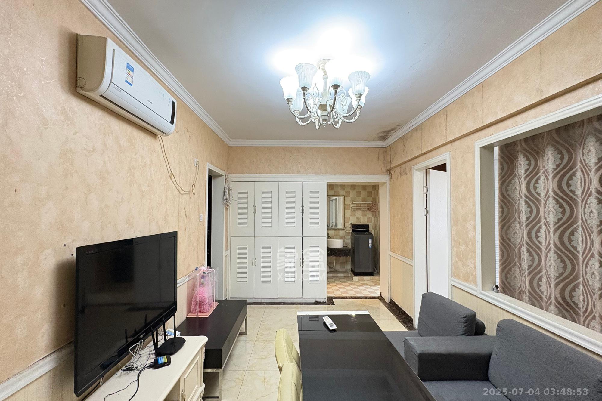 三兴公寓(三兴小区)  2室1厅1卫    48.0万 三兴公寓(三兴小区)  2室1厅1卫    48.0万客厅