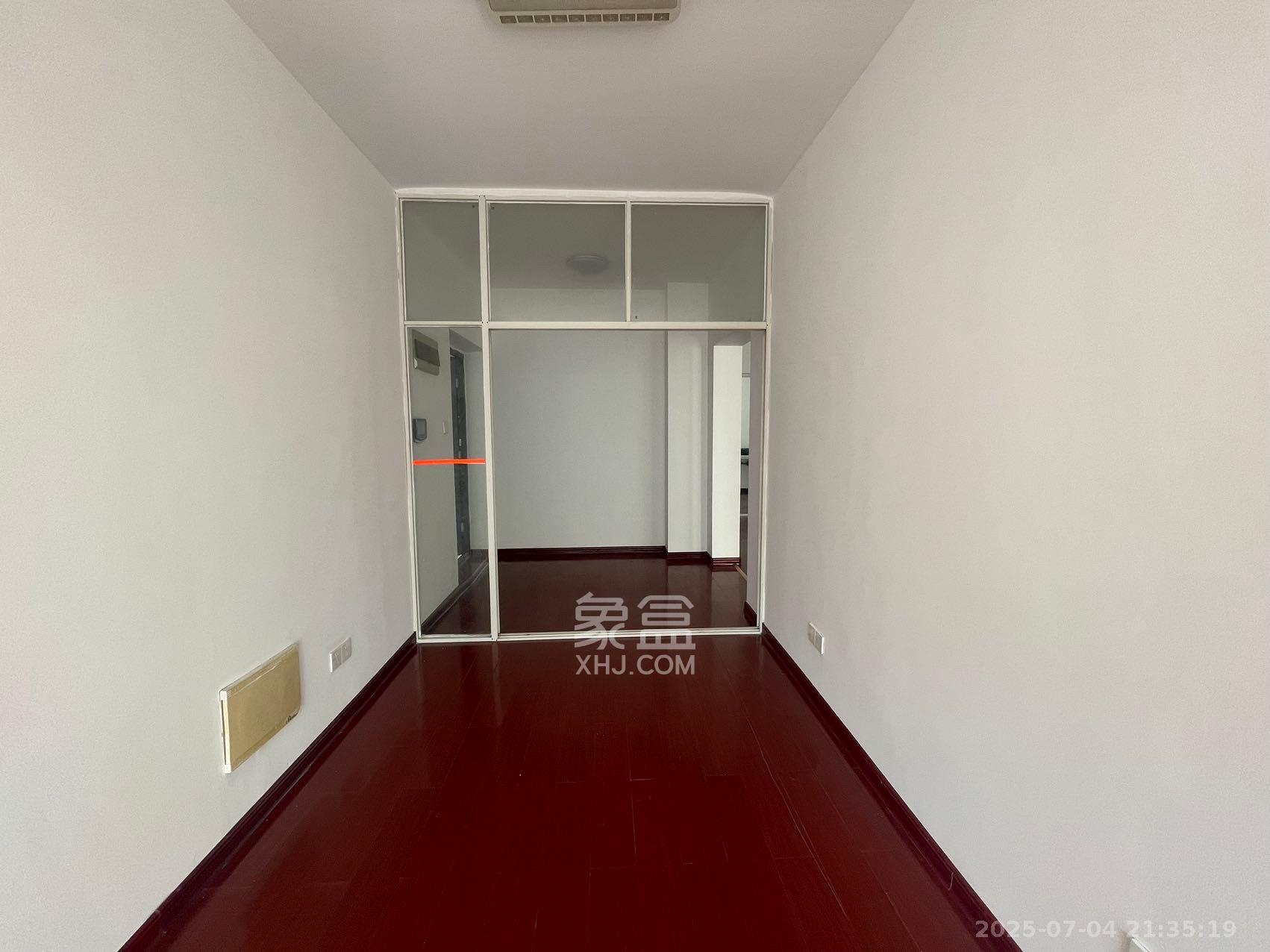 归心苑 4室2厅2卫 4400.0元/月 归心苑 4室2厅2卫 4400.0元/月室内图