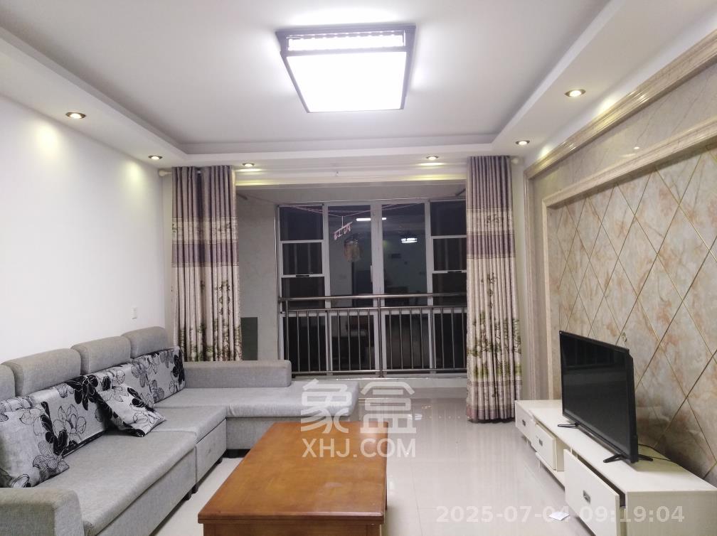 丽发新城  2室2厅1卫   1900.00元/月室内图
