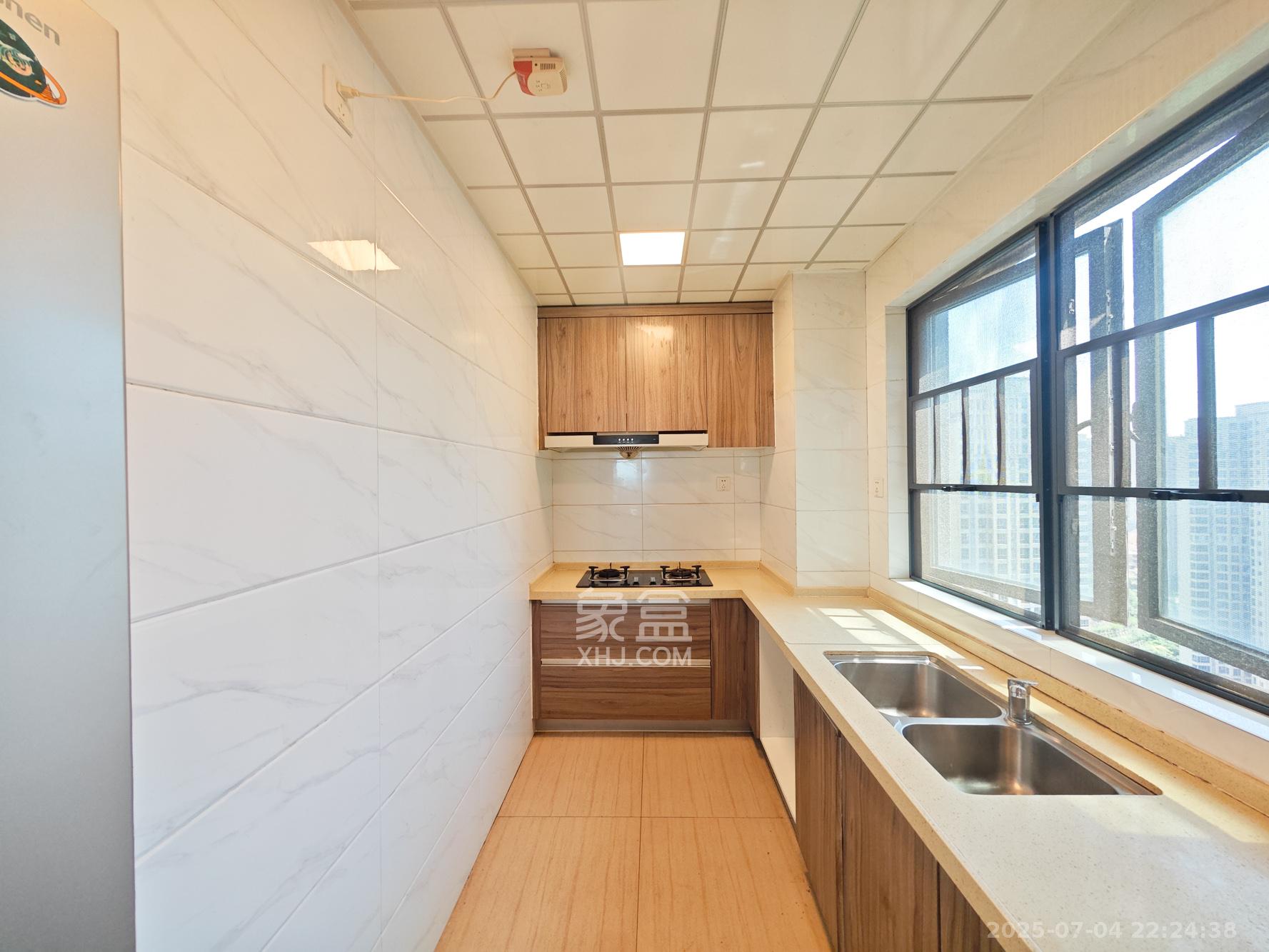 碧桂园南城首府(东宸林海) 3室2厅2卫 78.8万 碧桂园南城首府(东宸林海) 3室2厅2卫 78.8万其他