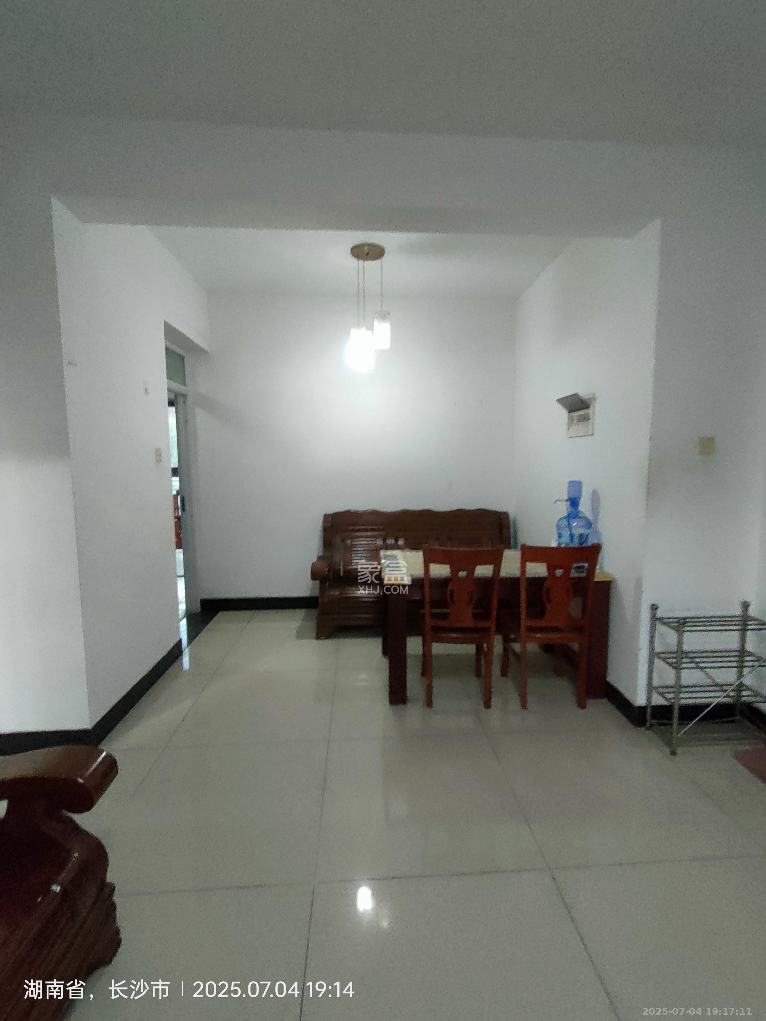 鑫远熙山 2室2厅1卫 2200.0元/月 鑫远熙山 2室2厅1卫 2200.0元/月室内图