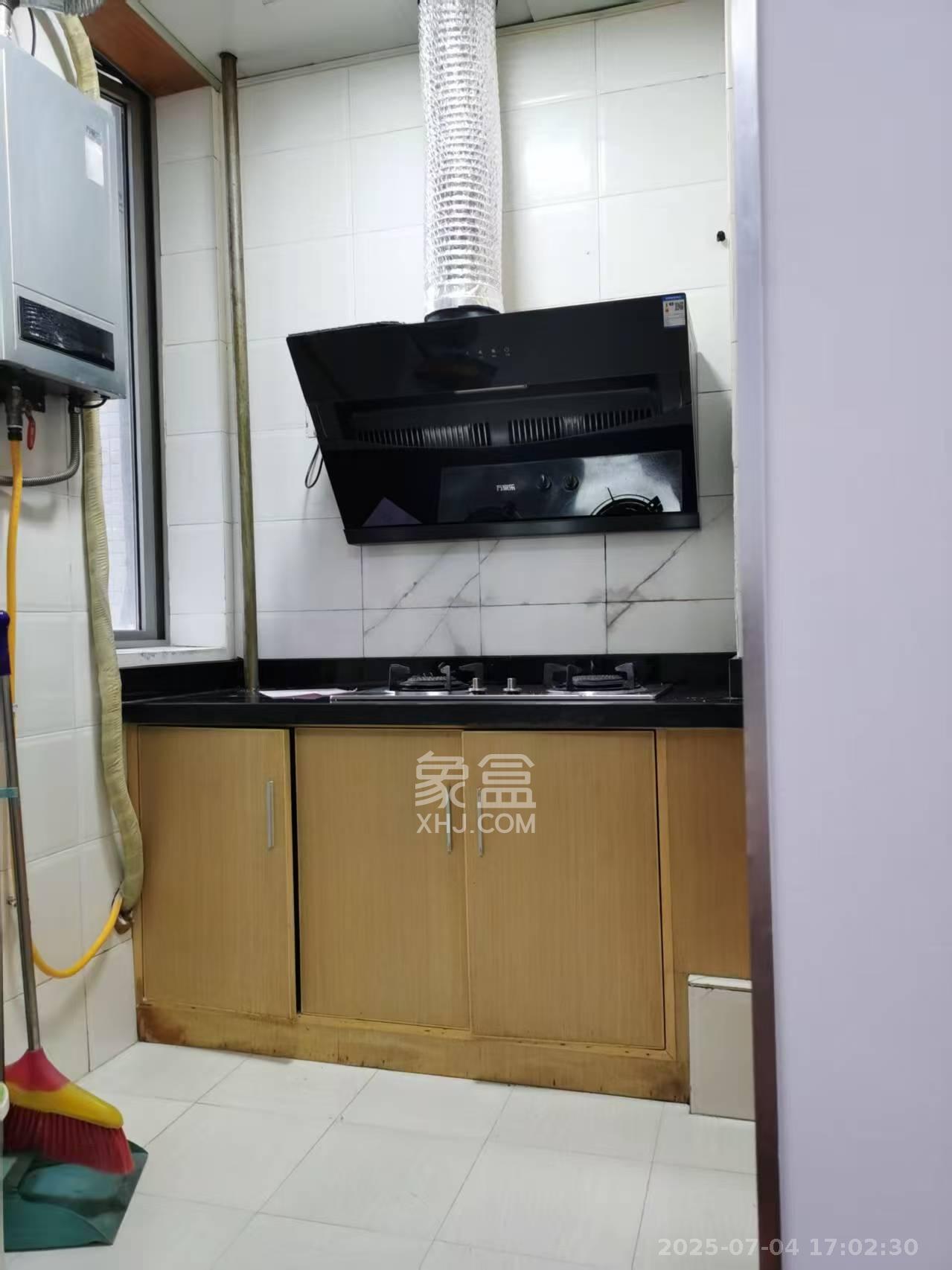 建鸿达华都（华都小户型及大华写字楼）  2室1厅1卫   2500.00元/月室内图