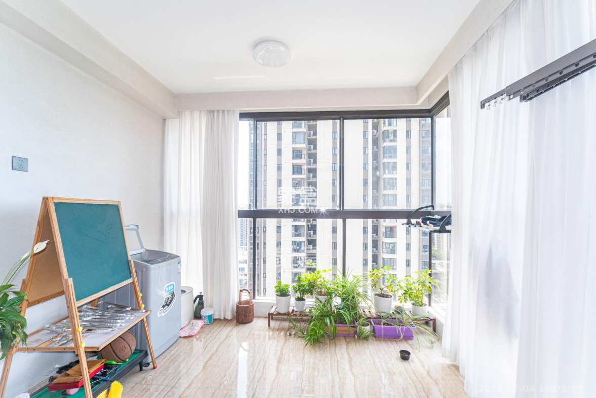 碧桂园翘楚棠 3室2厅2卫 118.0万 碧桂园翘楚棠 3室2厅2卫 118.0万阳台