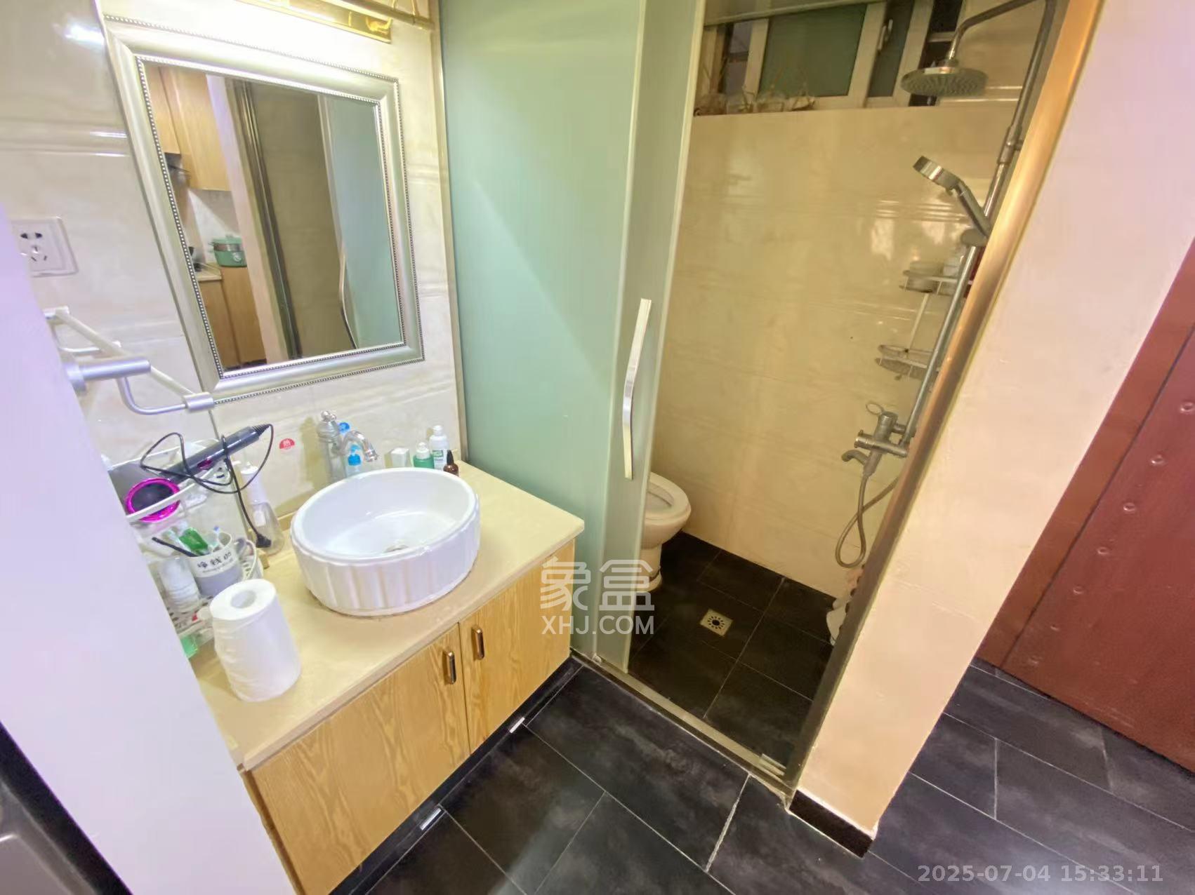 巧克力空间(建鸿达现代大厦)  1室1厅1卫    1500.0元/月 巧克力空间(建鸿达现代大厦)  1室1厅1卫    1500.0元/月室内图