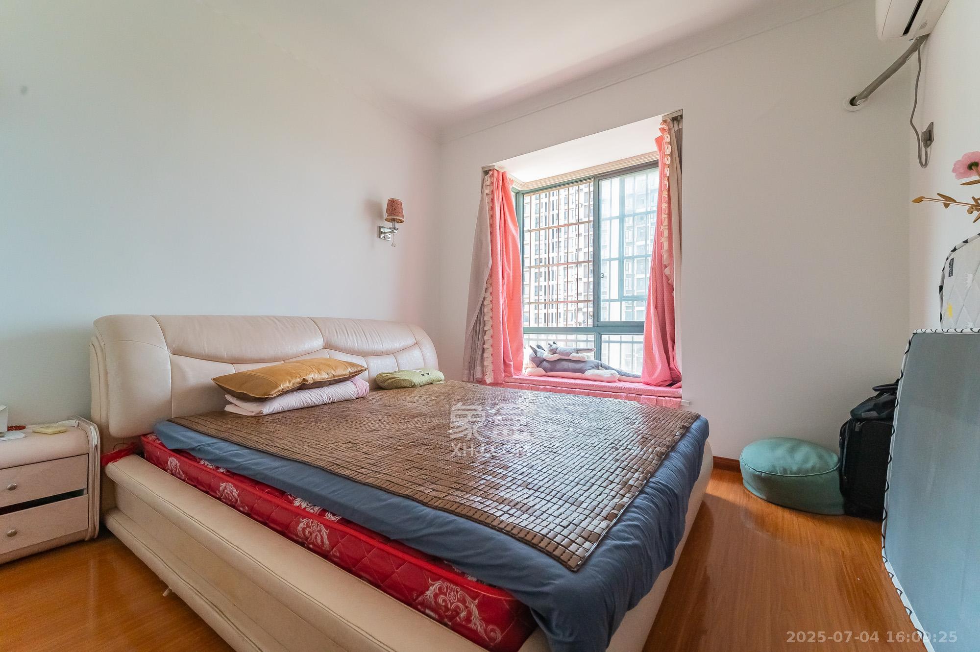 松雅湖畔 3室2厅1卫 68.8万 松雅湖畔 3室2厅1卫 68.8万卧室