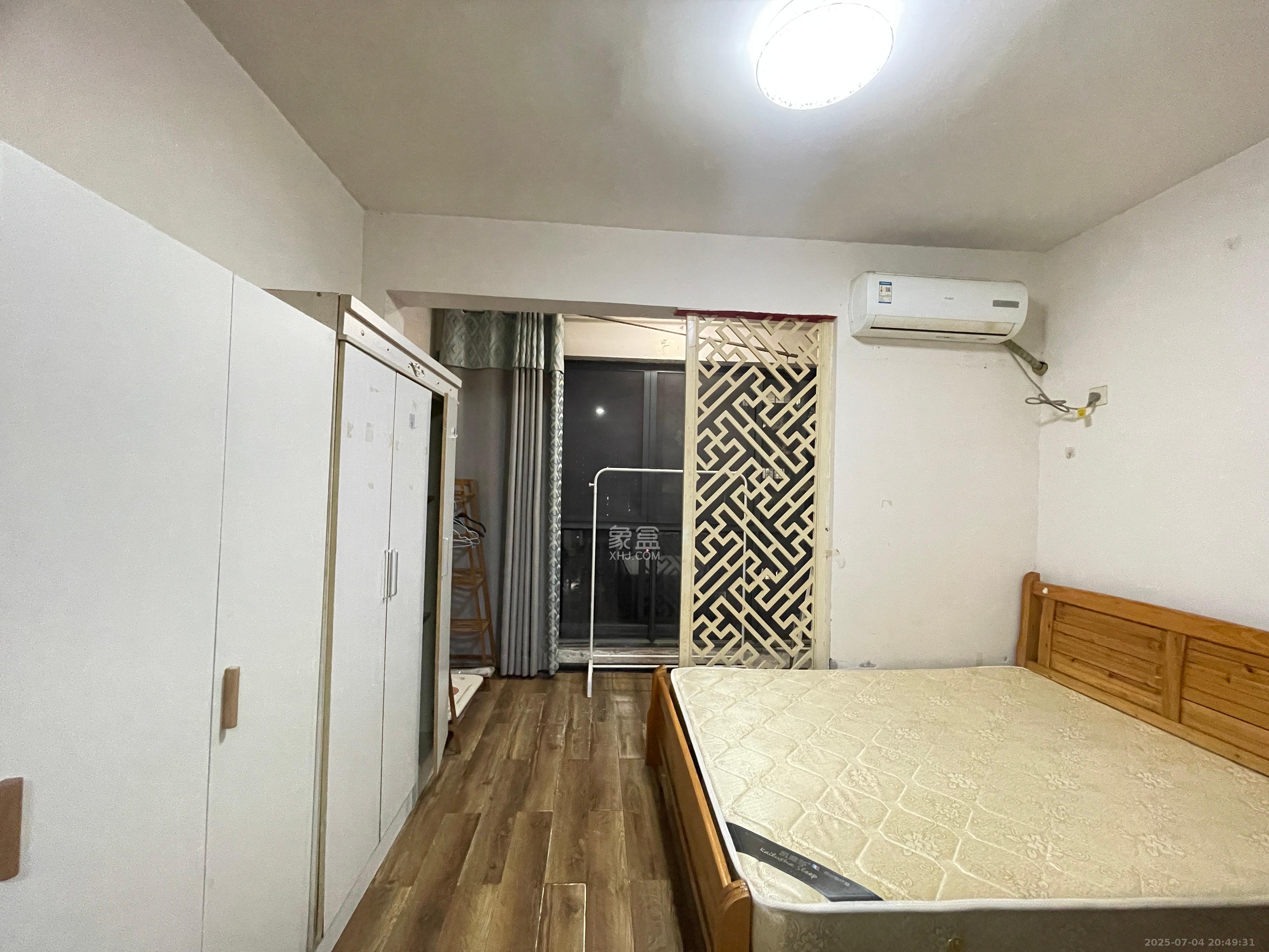 翡翠华庭  1室1厅1卫   1550.00元/月室内图