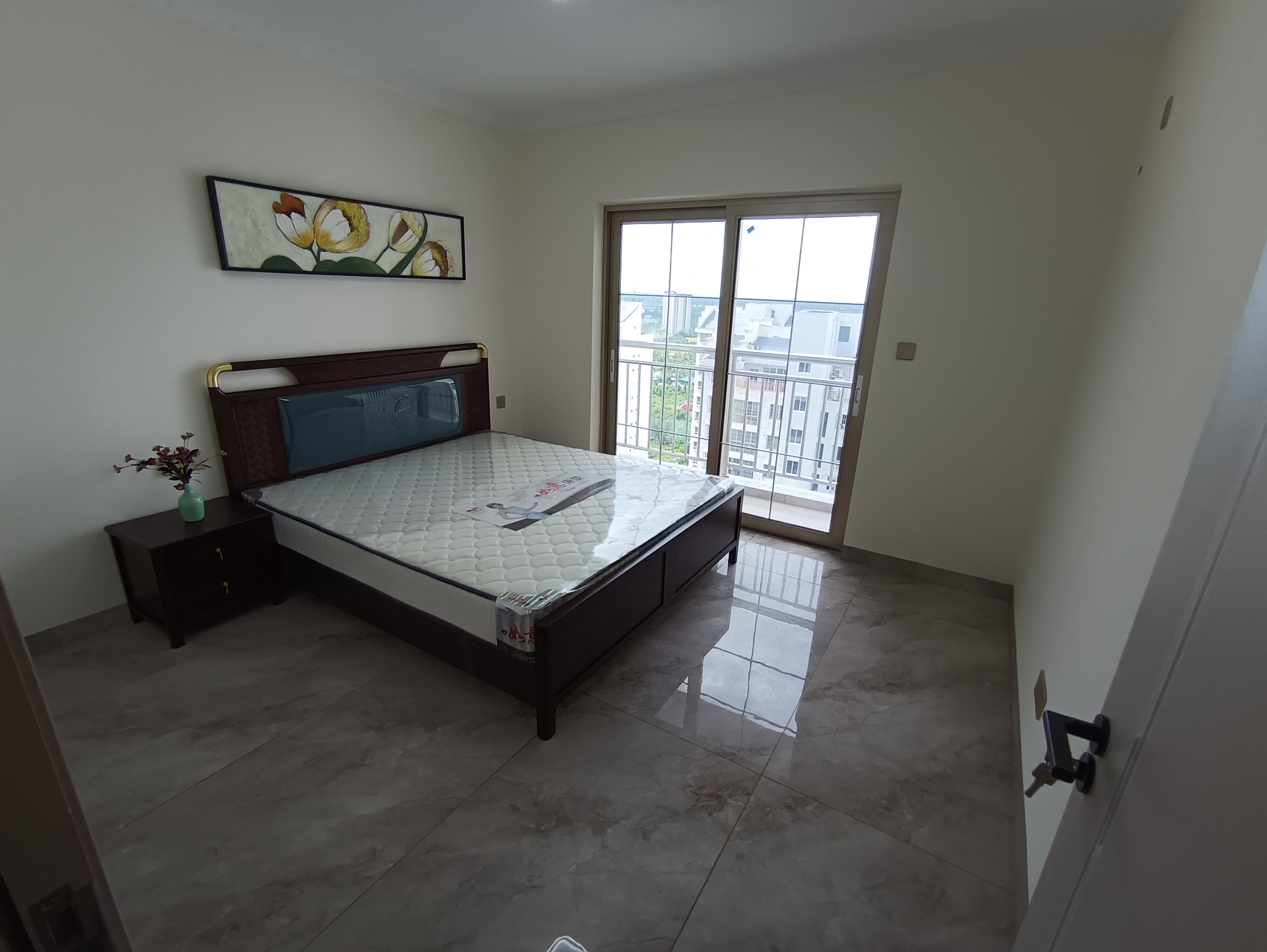 海航城 4室2厅2卫 169.0万 海航城 4室2厅2卫 169.0万客厅