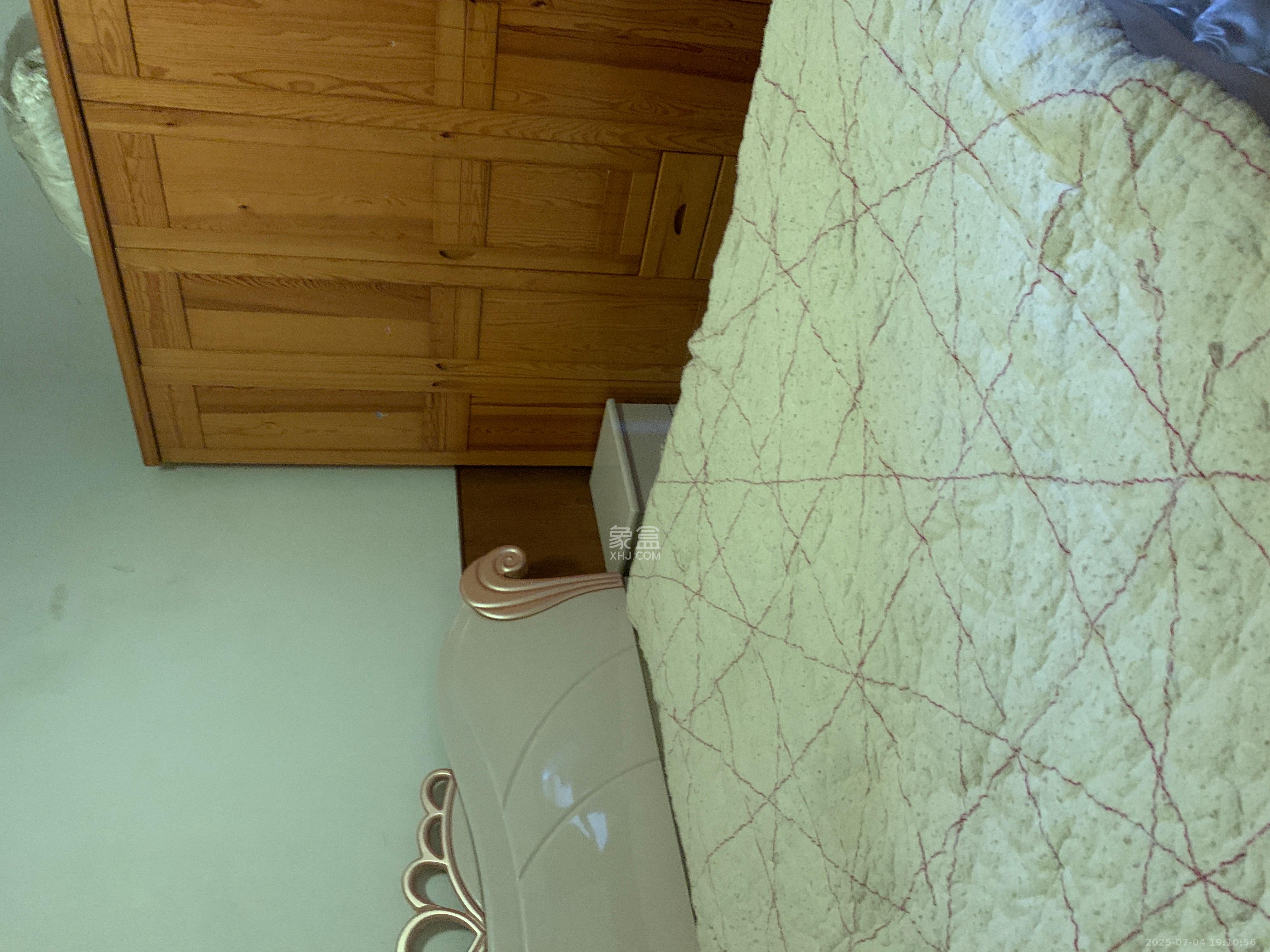 红花坡社区 2室1厅1卫 1300.0元/月 红花坡社区 2室1厅1卫 1300.0元/月室内图