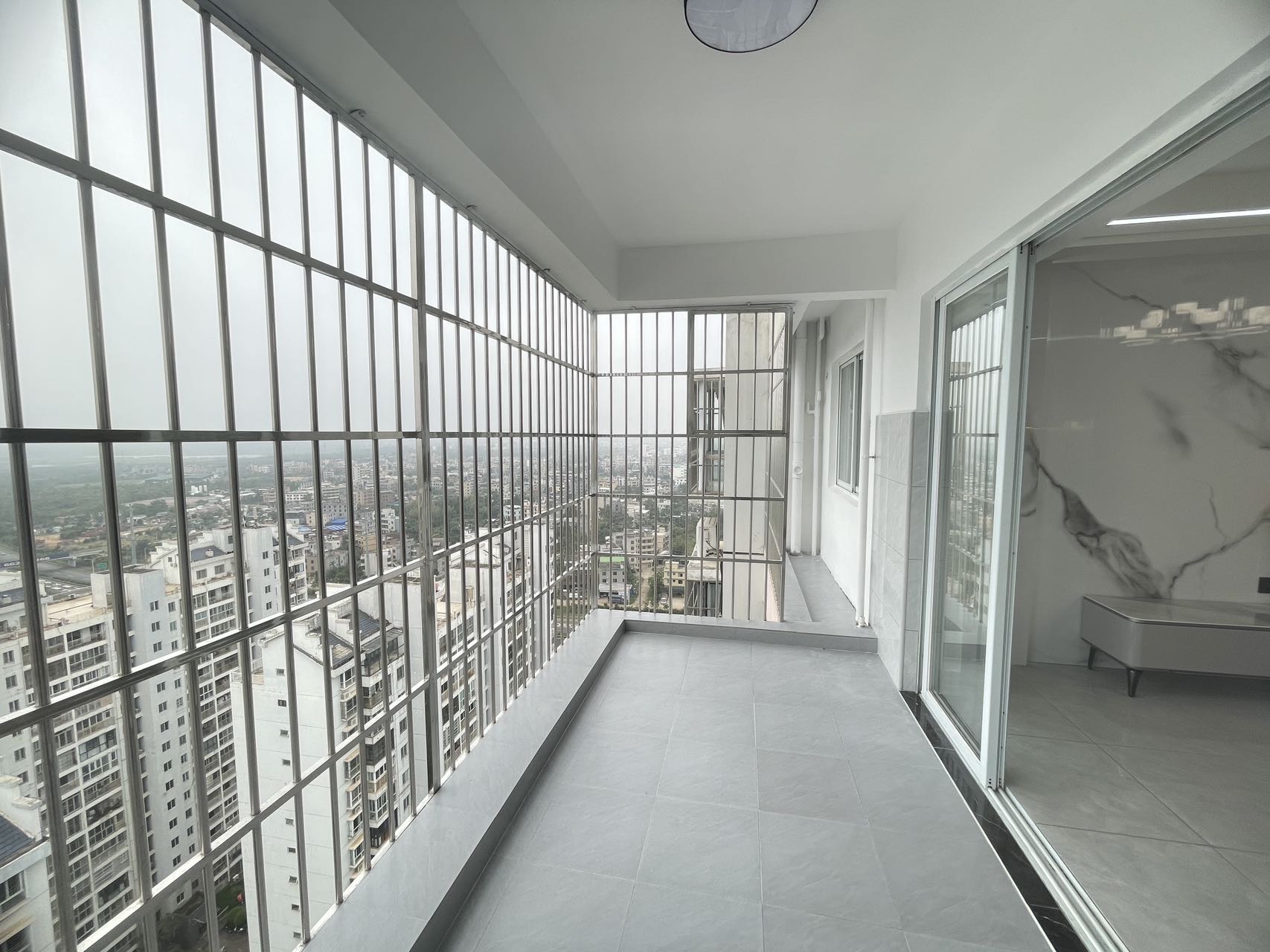 海航城  2室2厅1卫    113.0万 海航城  2室2厅1卫    113.0万客厅