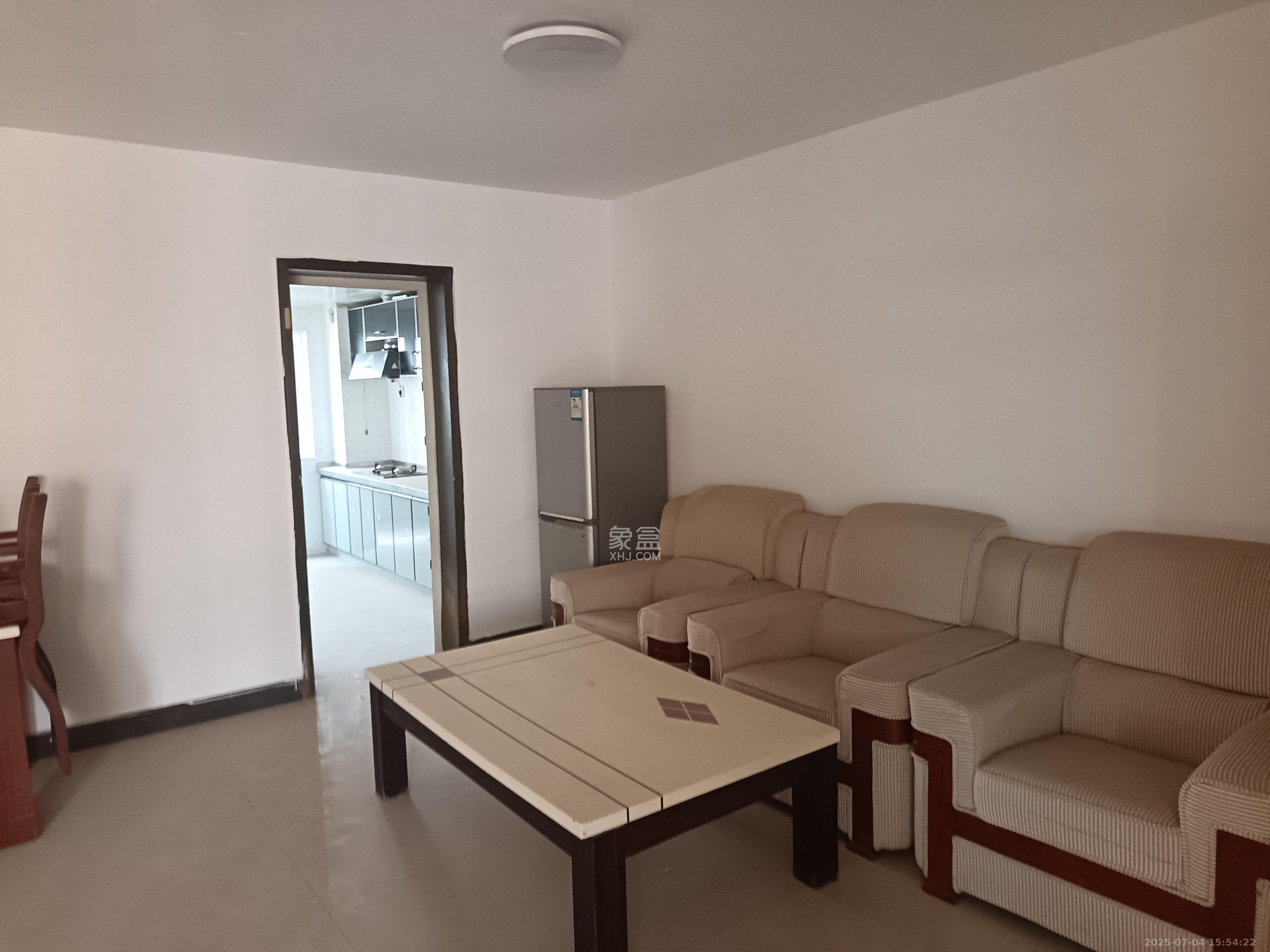 晶华美地 3室2厅1卫 2200.0元/月 晶华美地 3室2厅1卫 2200.0元/月室内图