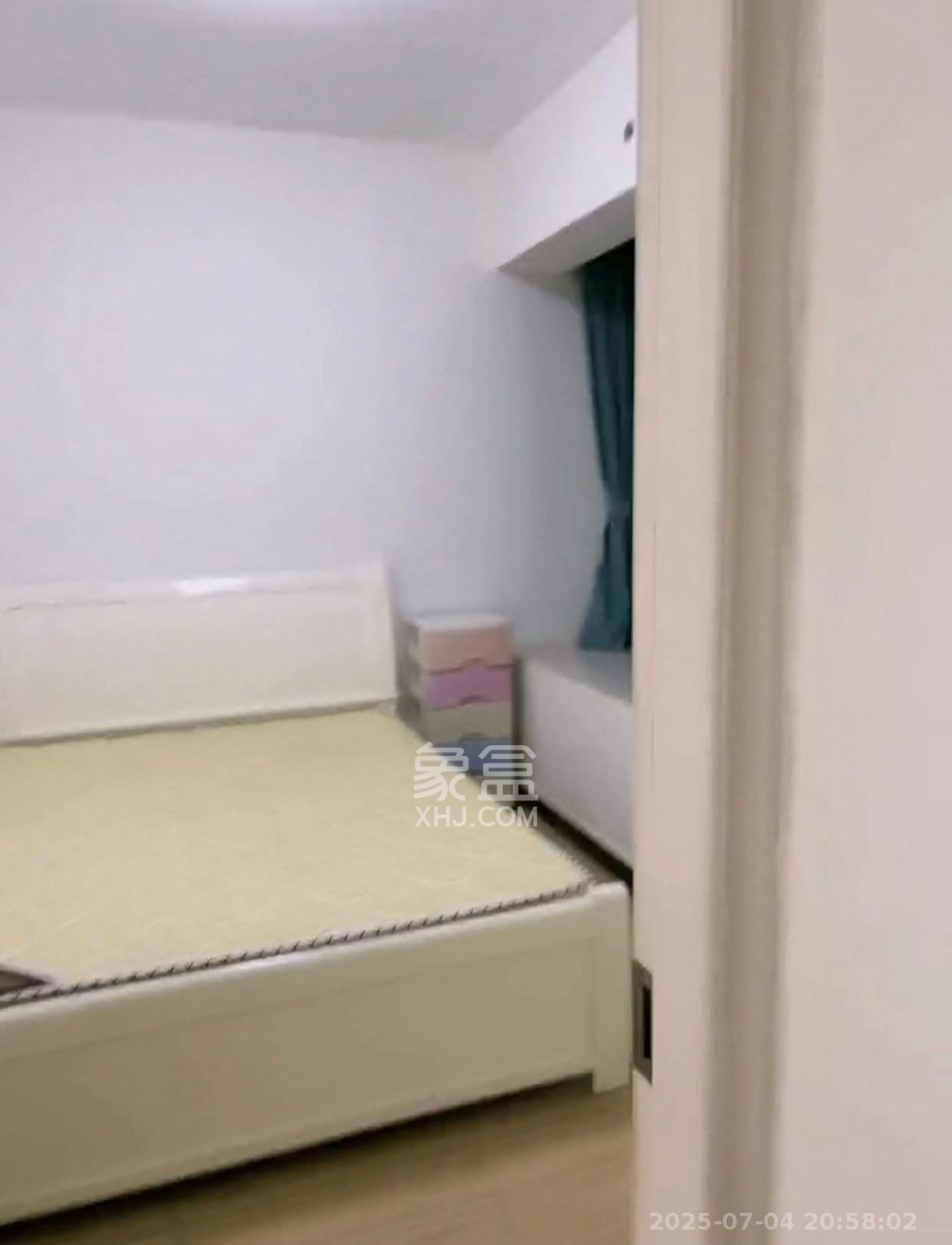 卓越浅水湾  3室0厅0卫   2700.00元/月室内图