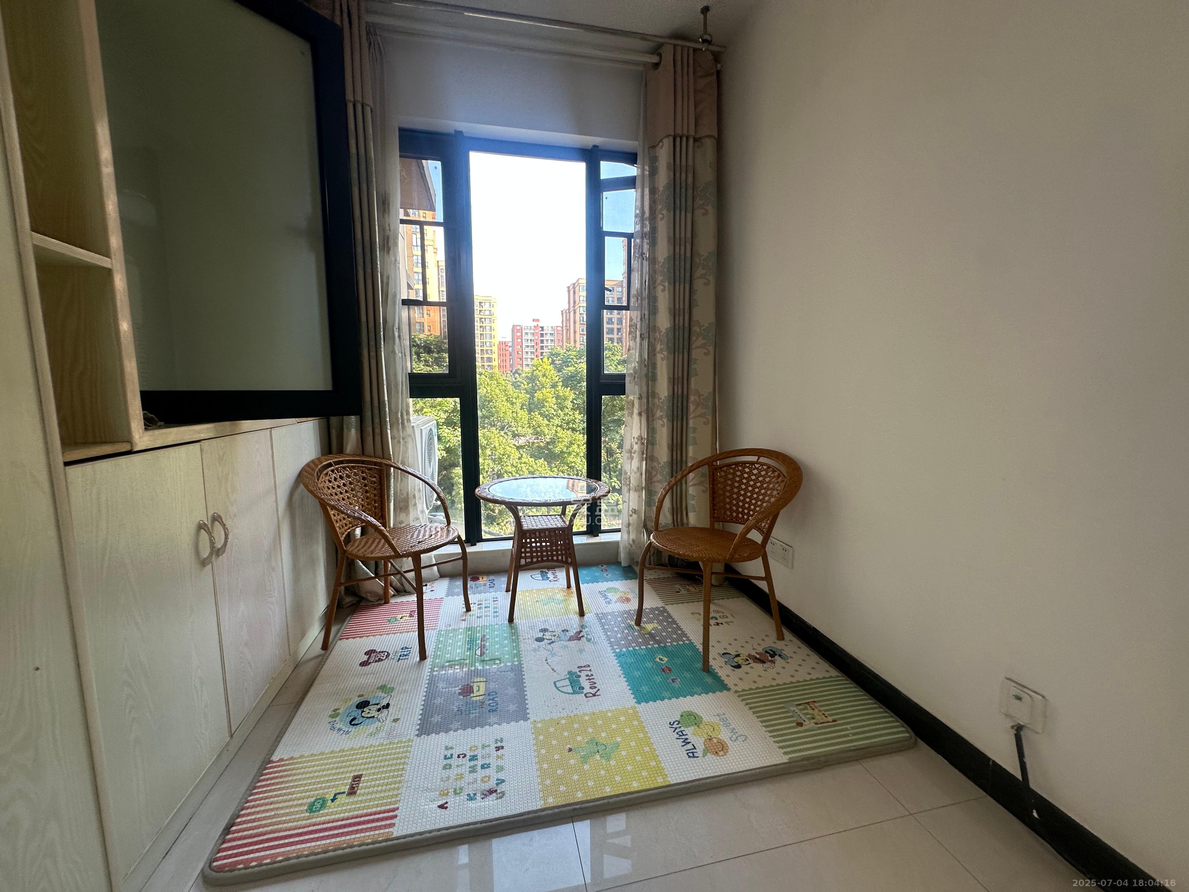 怡海星城 3室2厅1卫 1700.0元/月 怡海星城 3室2厅1卫 1700.0元/月室内图