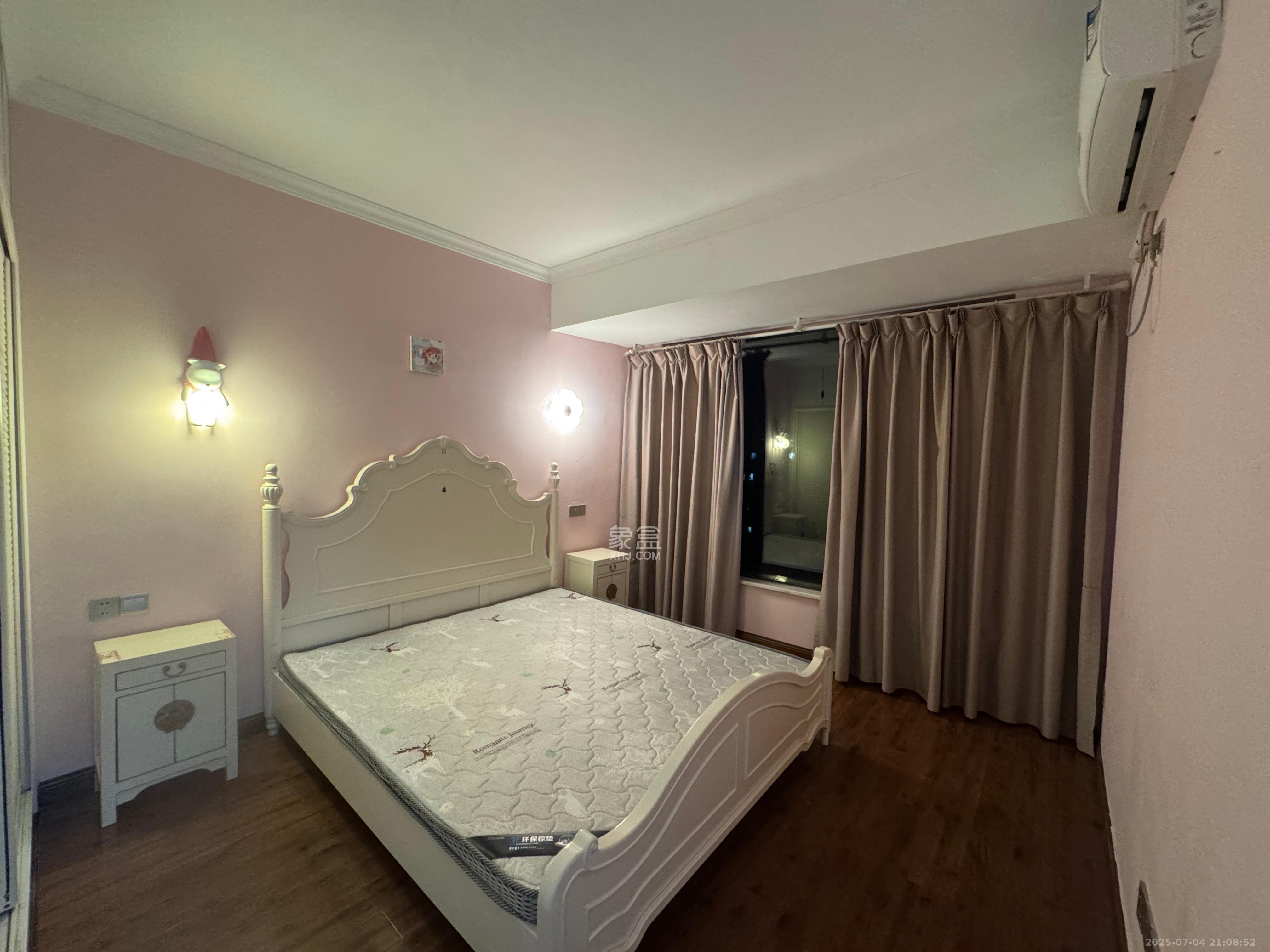 中海国际一期  3室2厅2卫    2500.0元/月 中海国际一期  3室2厅2卫    2500.0元/月室内图