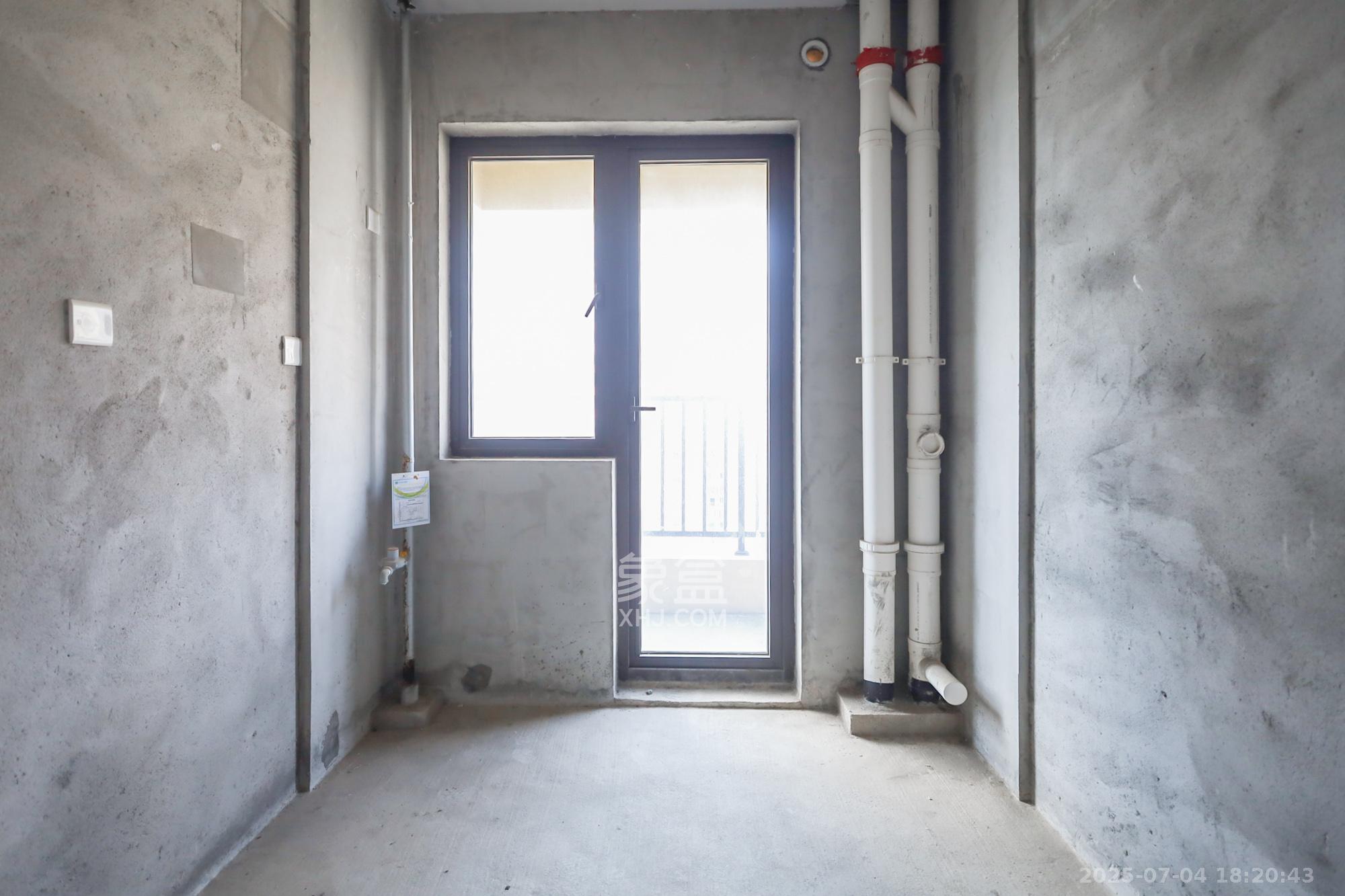 保利西海岸B区  4室2厅2卫    218.0万厨房