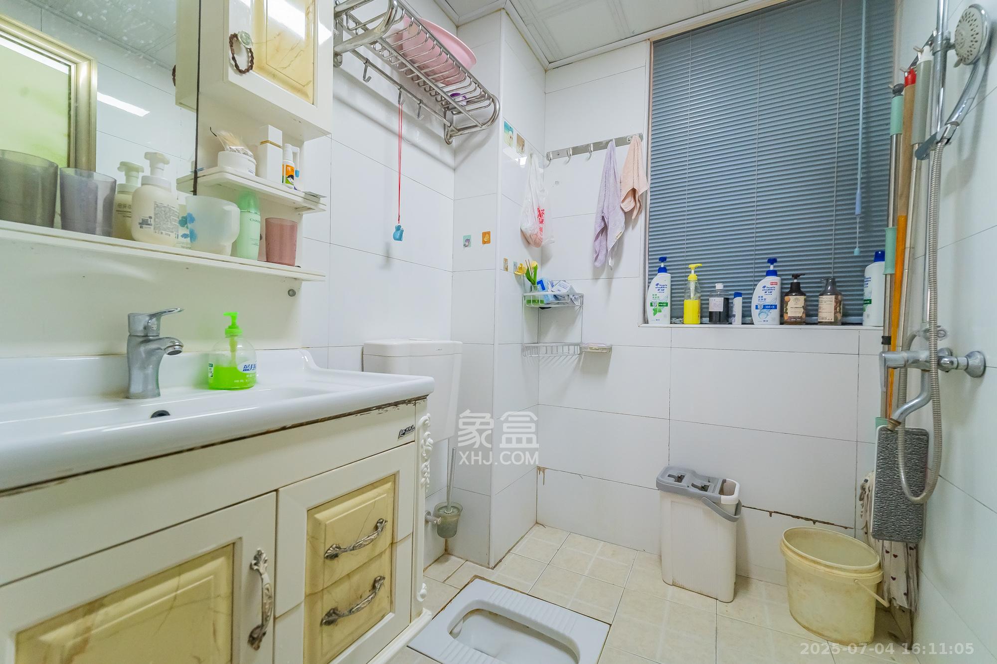 华润凤凰城三期  3室2厅1卫    78.0万 华润凤凰城三期  3室2厅1卫    78.0万卫生间