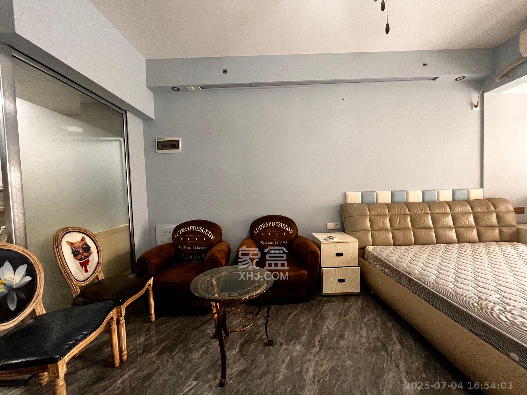 青年才郡(盈安大厦)  1室1厅1卫    1800.0元/月 青年才郡(盈安大厦)  1室1厅1卫    1800.0元/月室内图