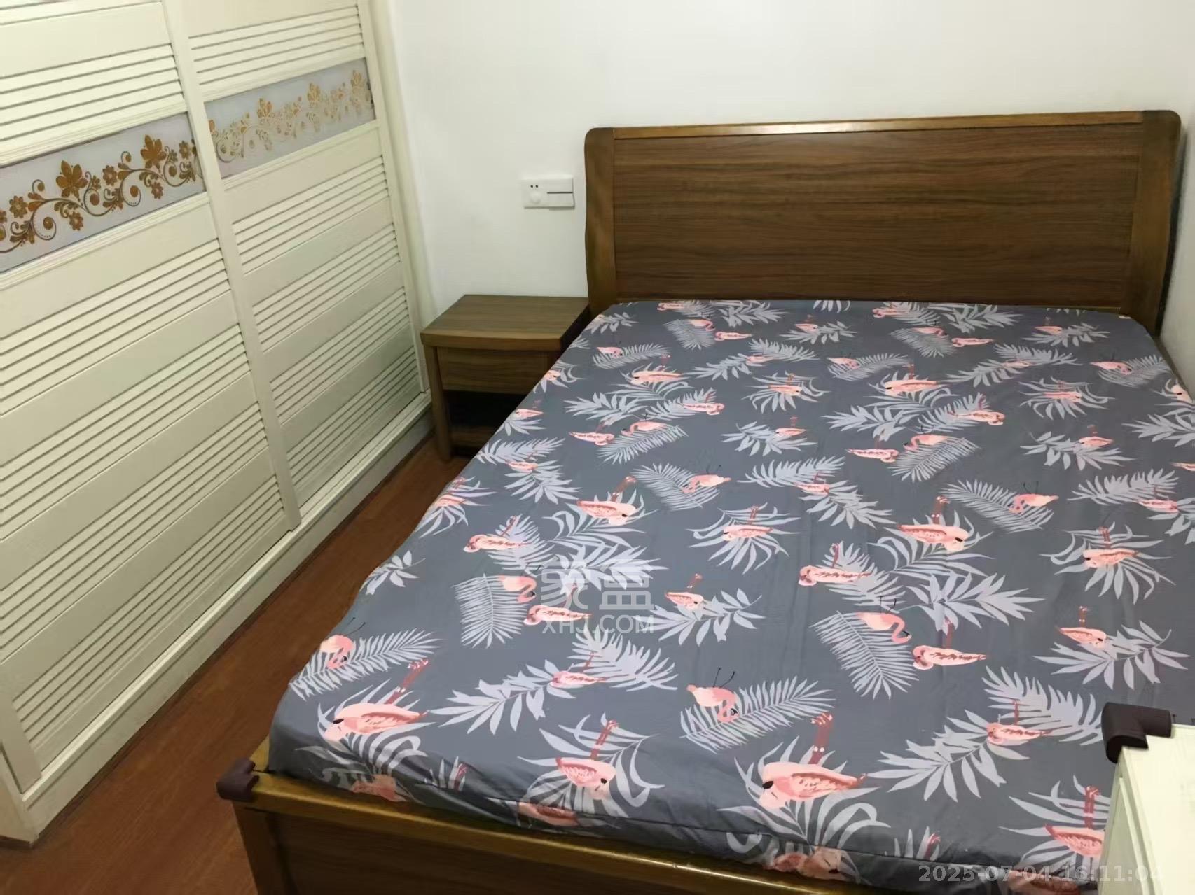 卢浮原著  3室2厅1卫    2100.0元/月室内图
