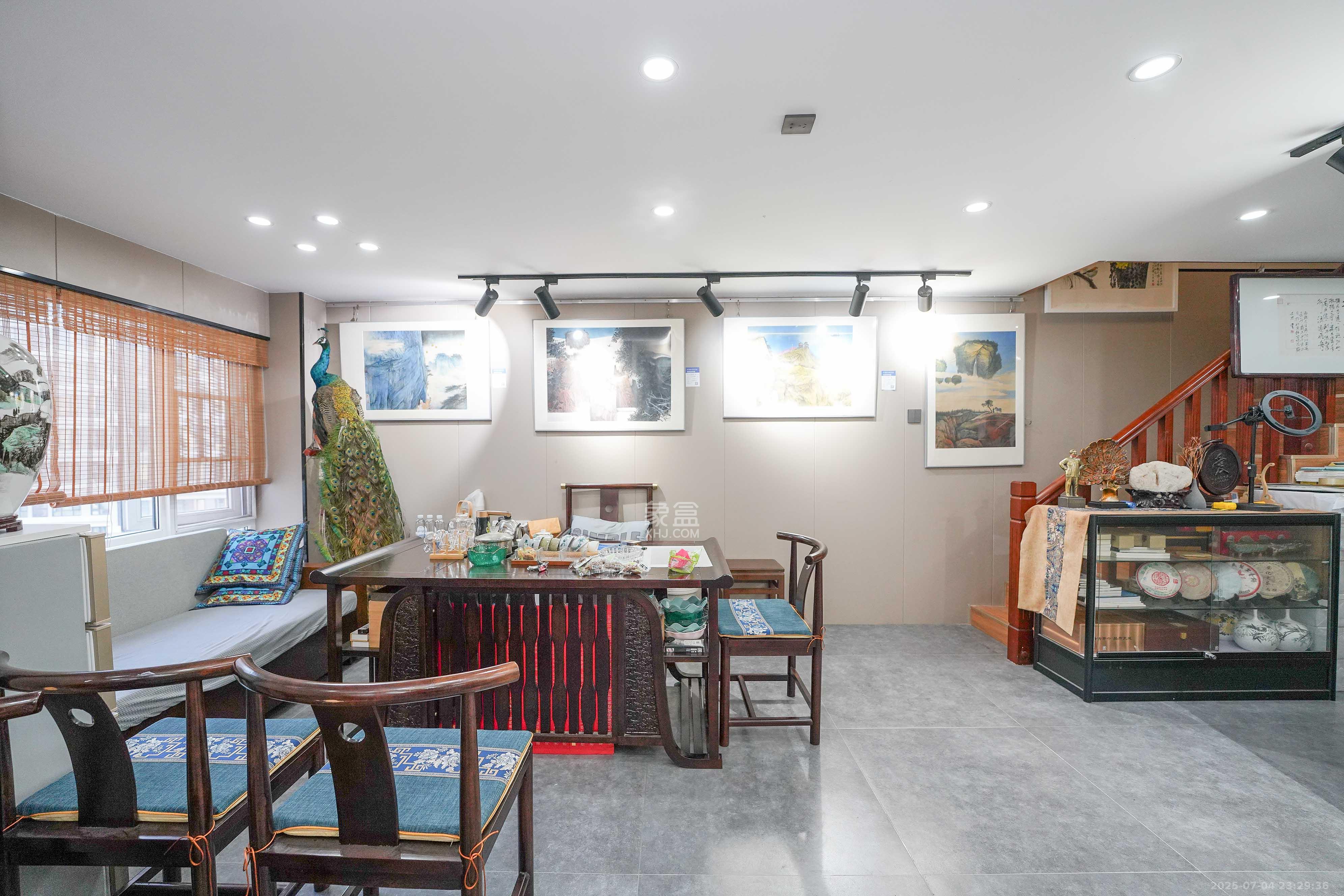 金地铂悦  2室2厅1卫    28.0万客厅