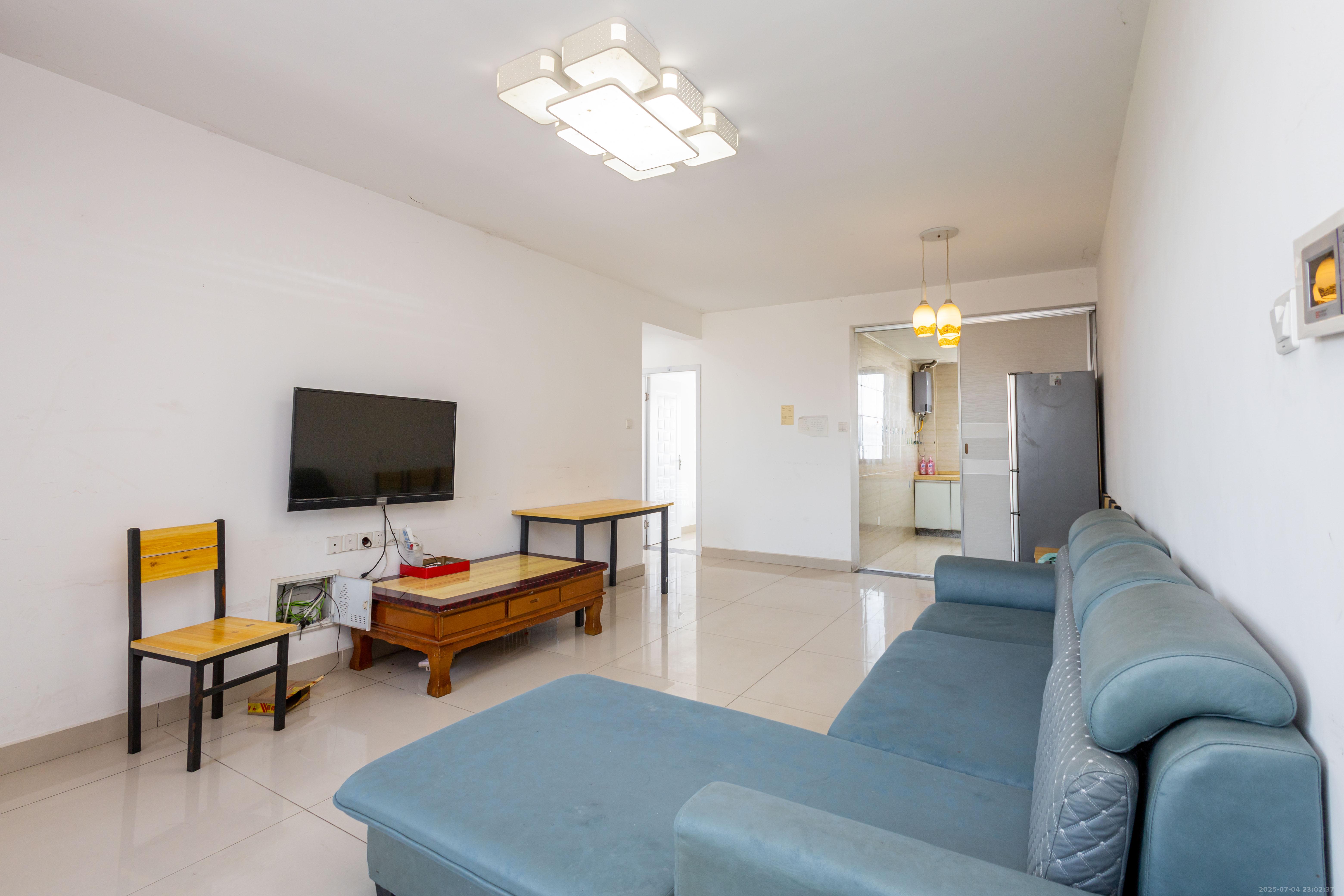 湘楚华庭 3室2厅1卫 56.0万 湘楚华庭 3室2厅1卫 56.0万客厅